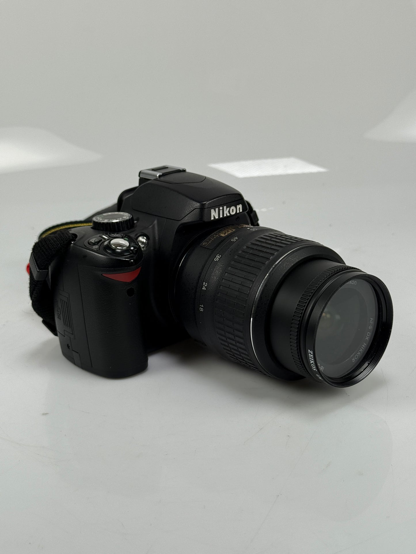 Nikon D D60 10.2MP Digital SLR Camera - Kit with 18-55mm f3.5-5.6 VR Lens