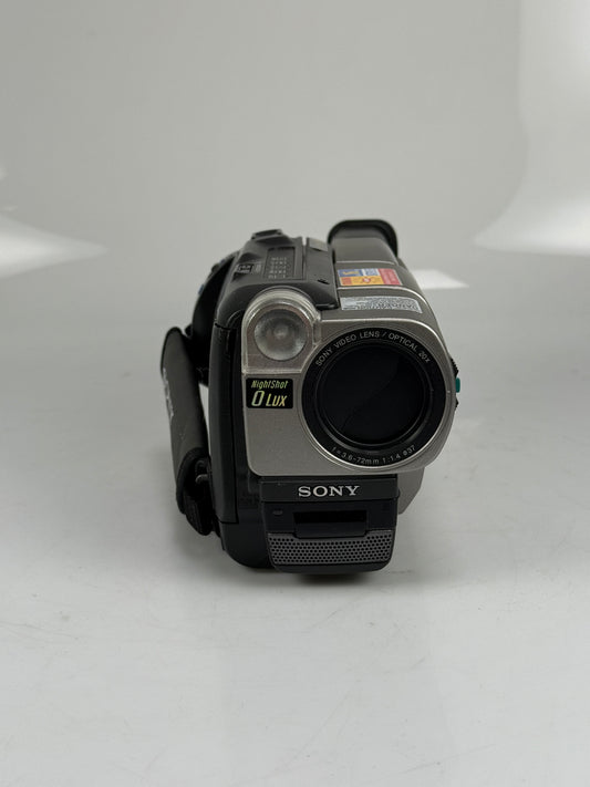 Sony CCD-TRV57 Hi8 Analog Camcorder - Record Transfer Watch Video8
