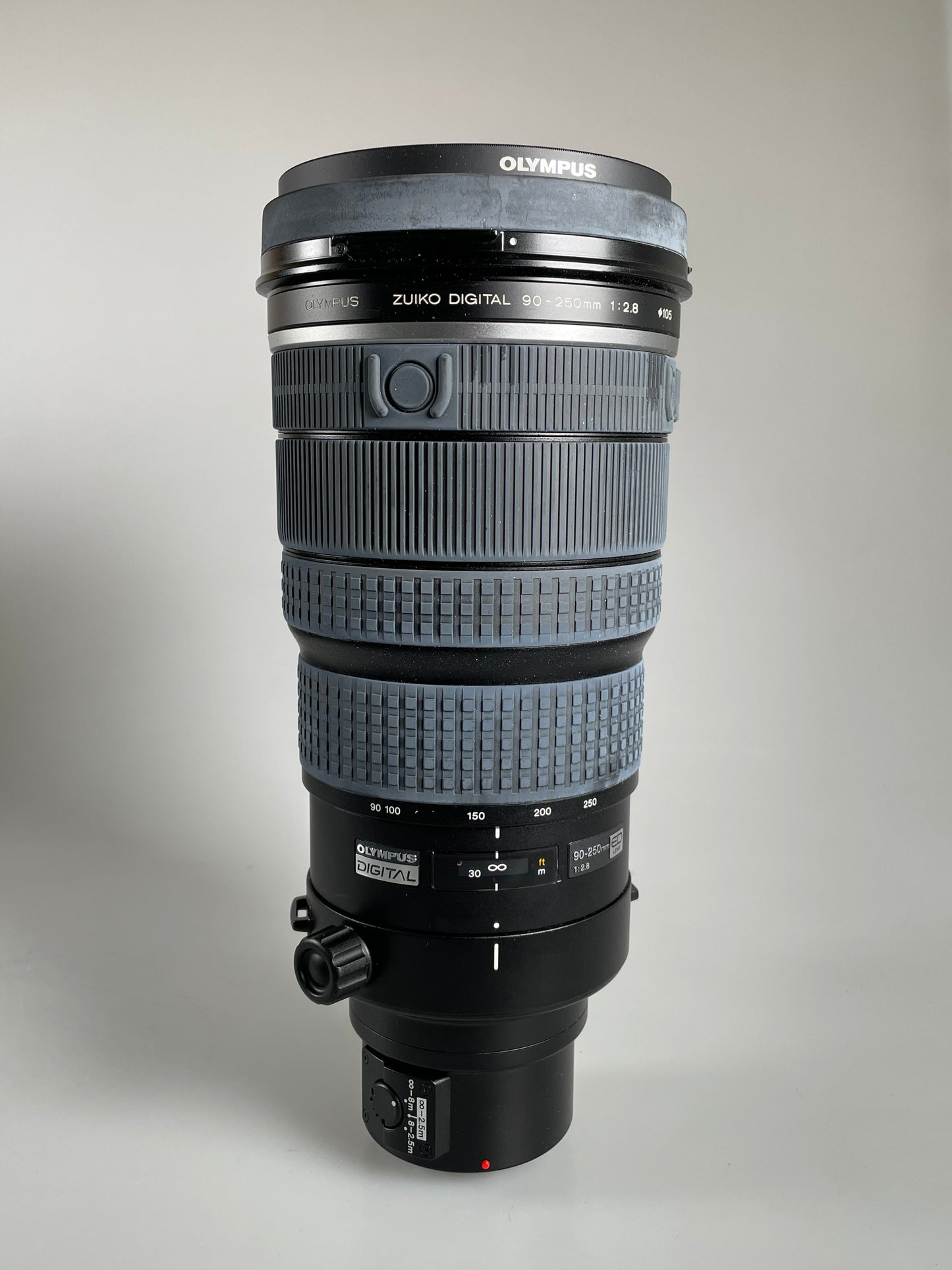 Olympus Zuiko Digital ED 90-250mm F2.8 For Four Thirds w/ PF-105 105mm UV filter