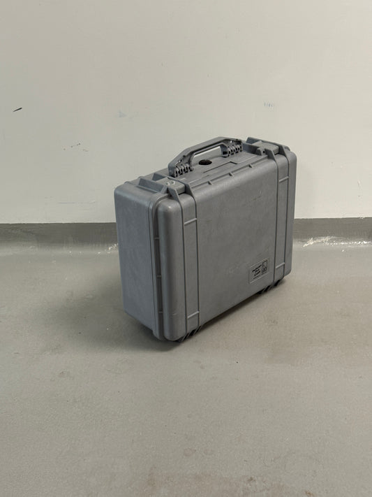 Pelican 1550 Protector Case  20.7 × 17.2 × 8.4"  grey  Water Tight with insert