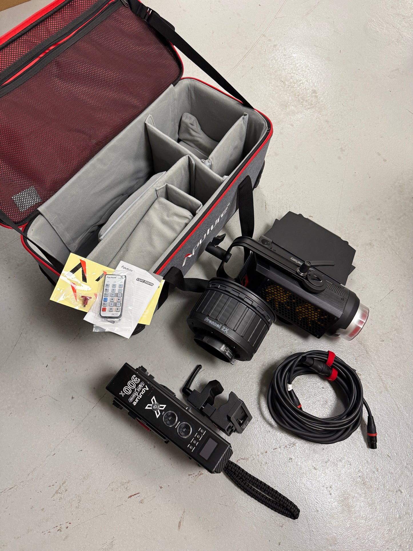 Aputure Light Storm 300x Bi-color LED Light Kit V Mount w/ Aputure 2x Fresnel