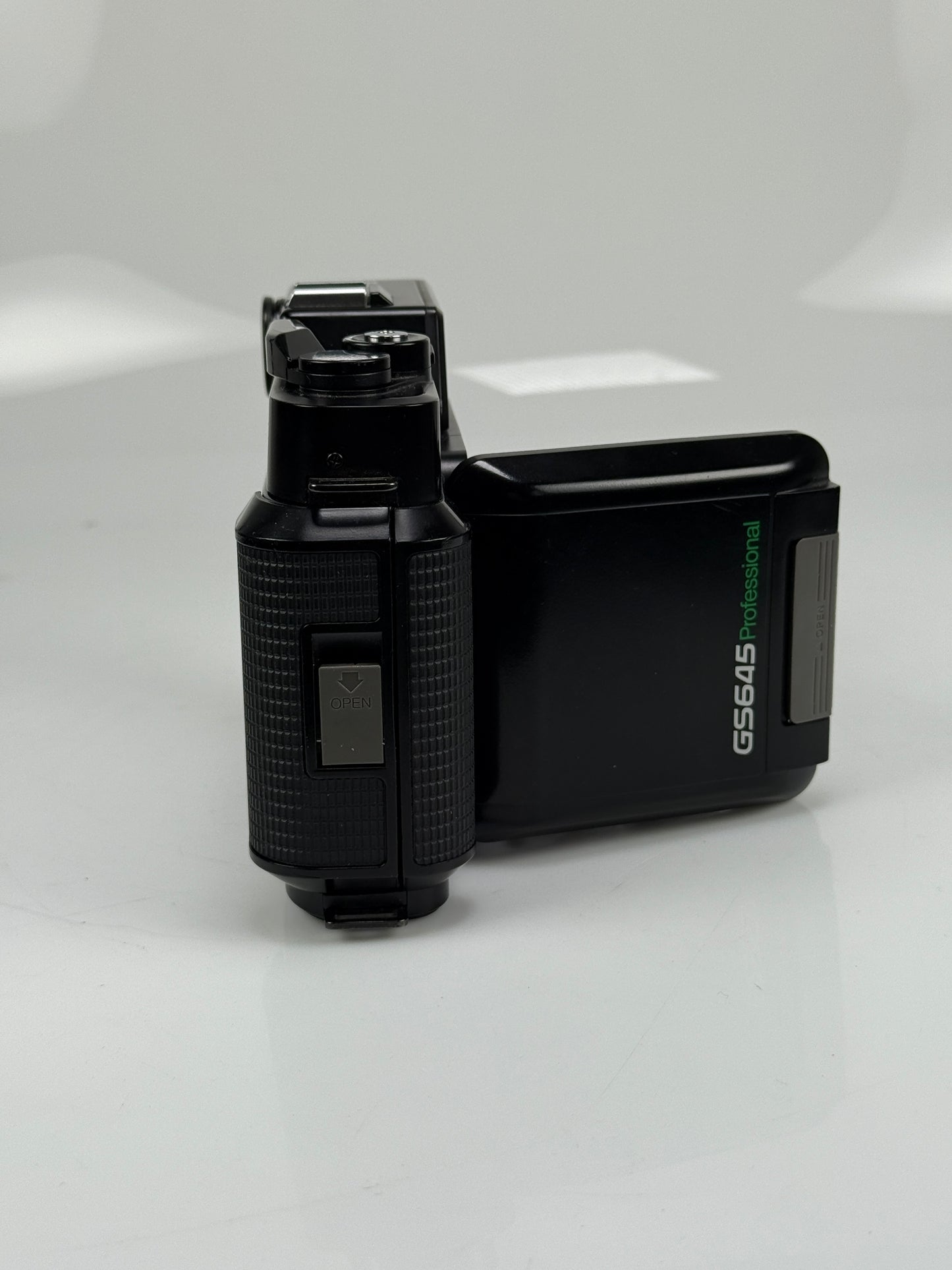 Fuji Fujica GS645 Pro 6x4.5 Camera 75mm f3.4 Lens