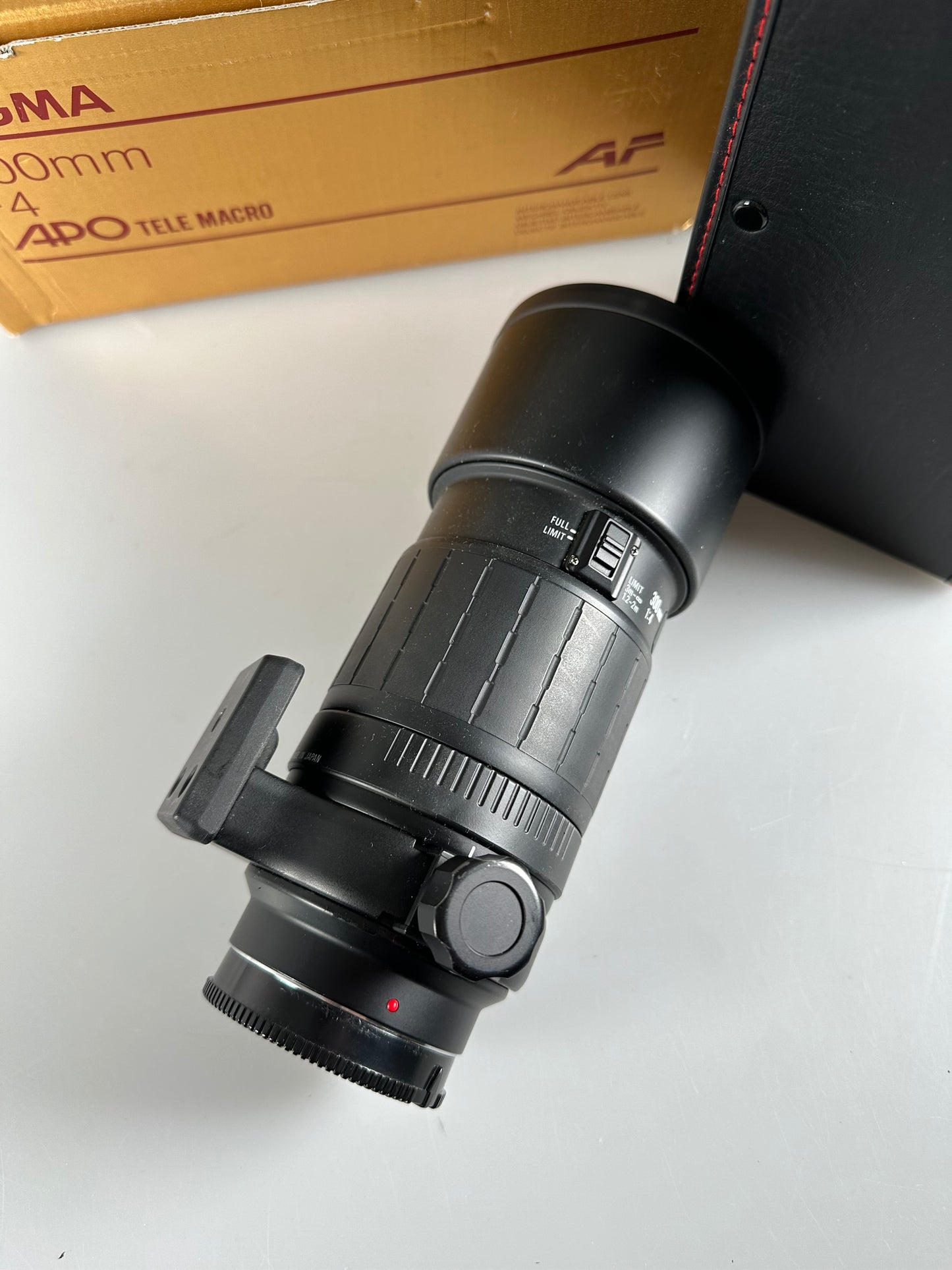 SIGMA AF APO TELE MACRO 300mm F4 Telephoto lens for Minolta