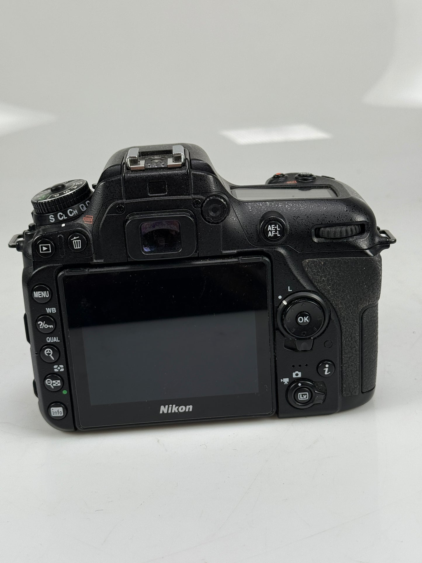 Nikon D7500 20.9MP Digital SLR Camera Body