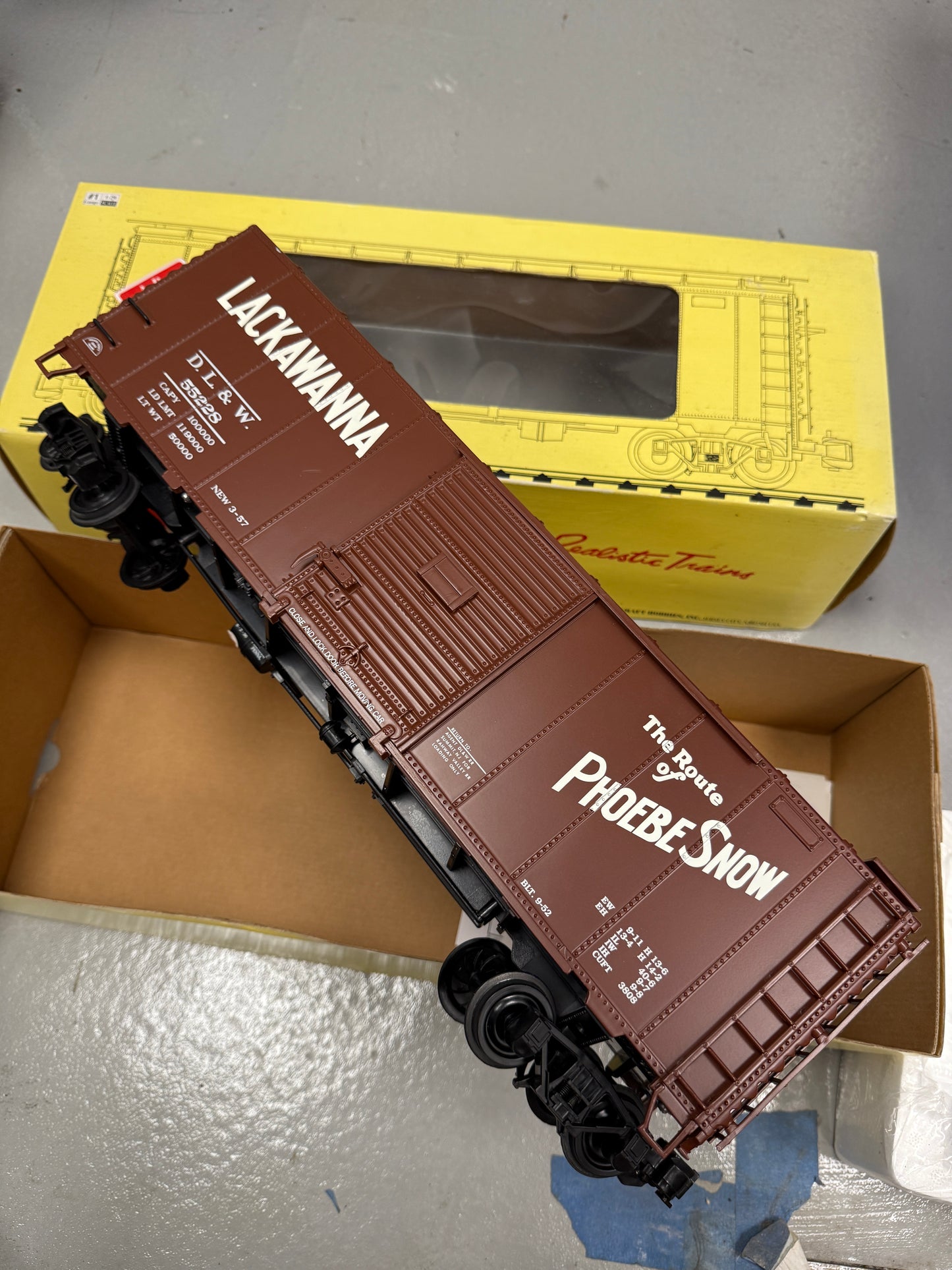 Aristo-Craft REA-46012 Lackawanna "Route of the Phoebe" Boxcar 1:29 G-Gauge