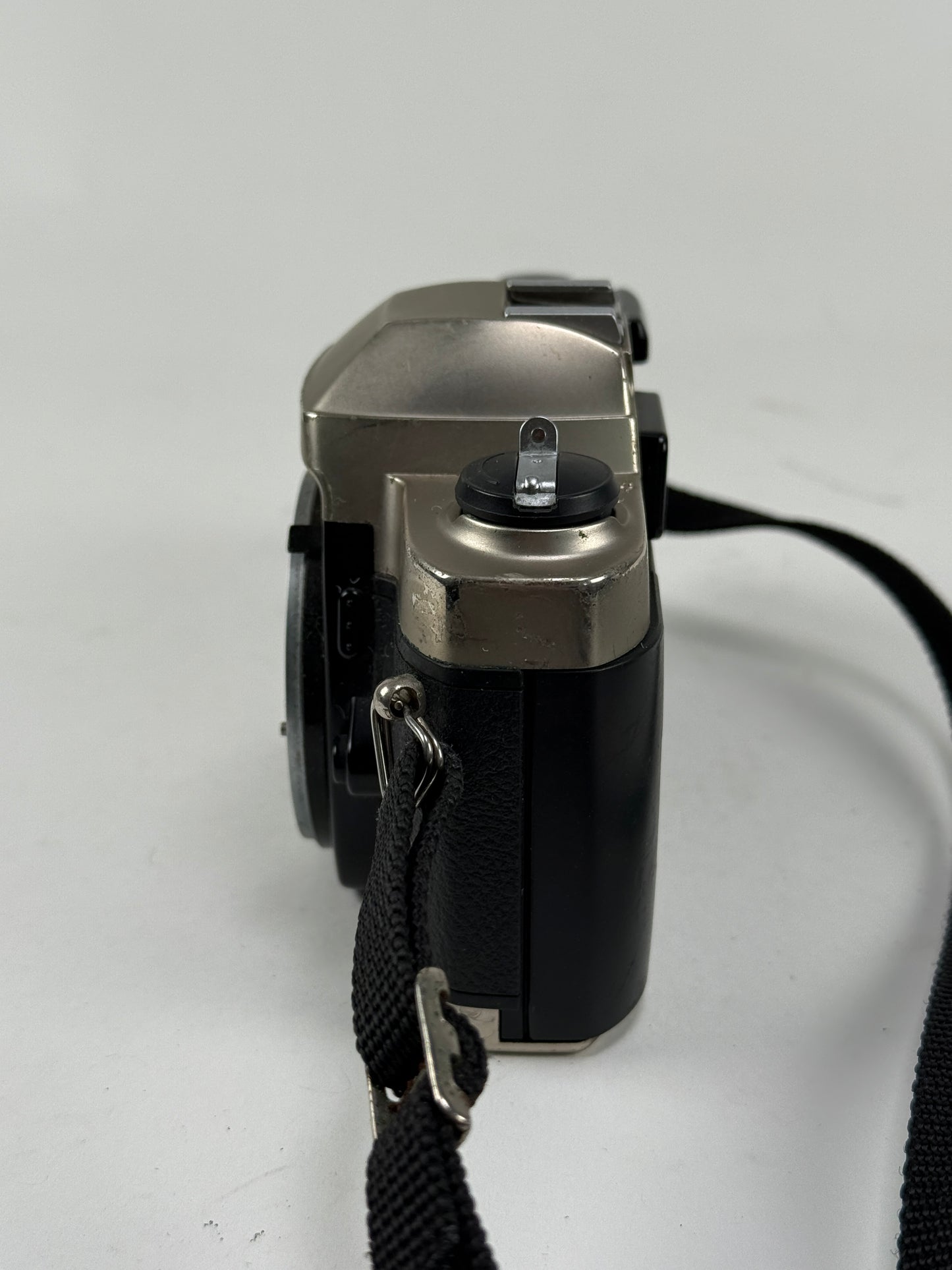 Nikon FM10 35mm SLR Film Camera