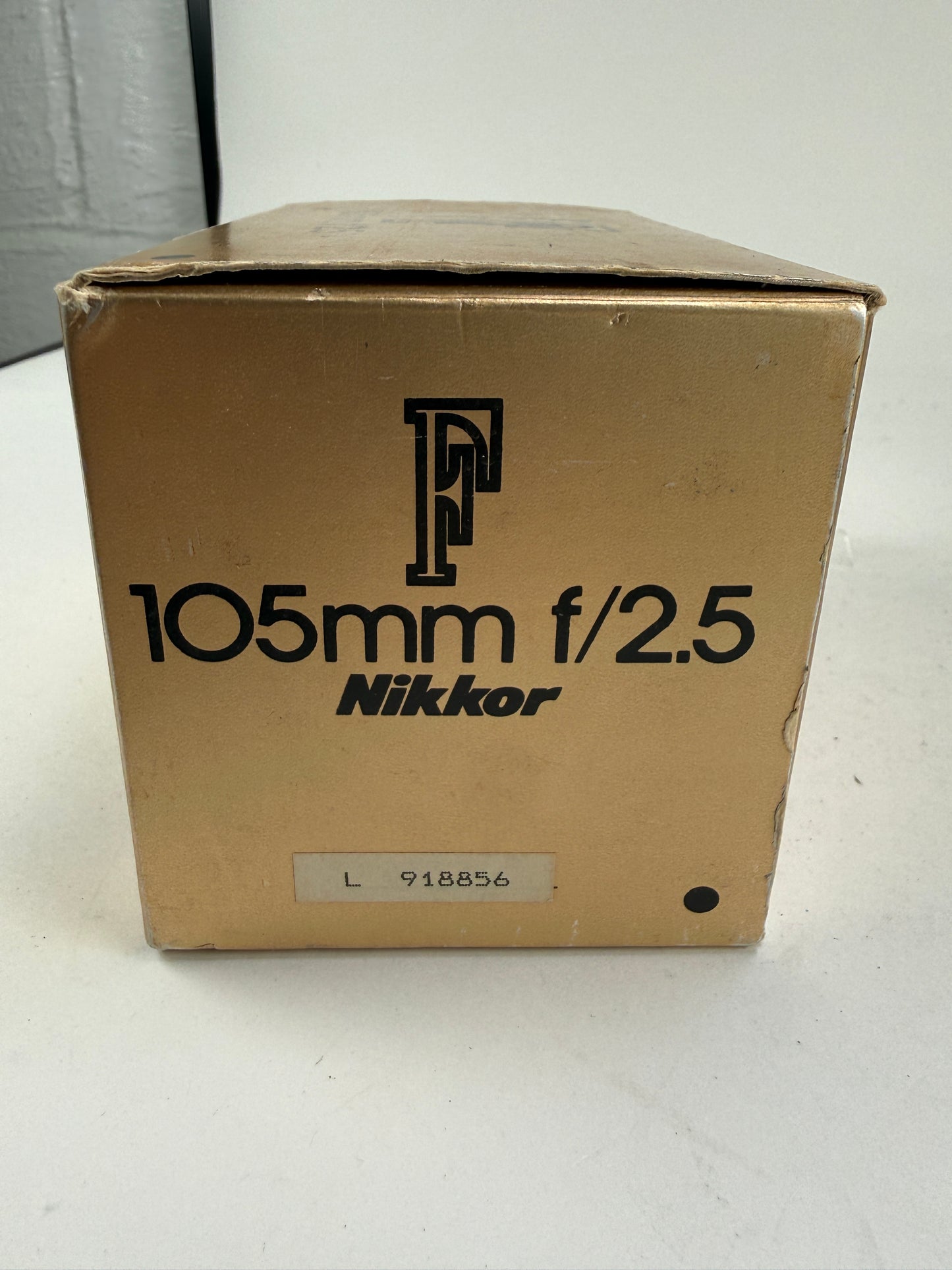 Nikon Nikkor 105mm f2.5 Ais Prime Manual Focus Portrait Lens