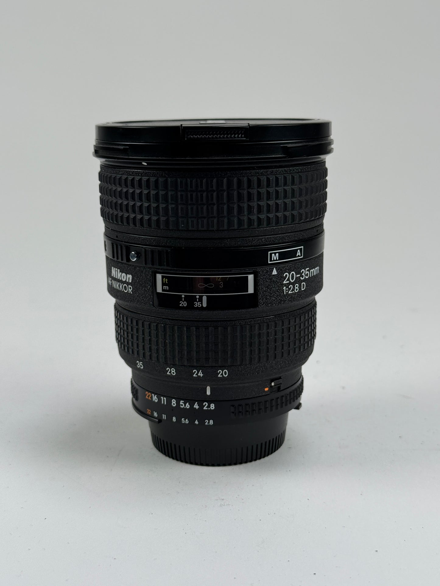 Nikon AF NIKKOR 20-35mm f2.8 D Wide Angle Zoom Lens