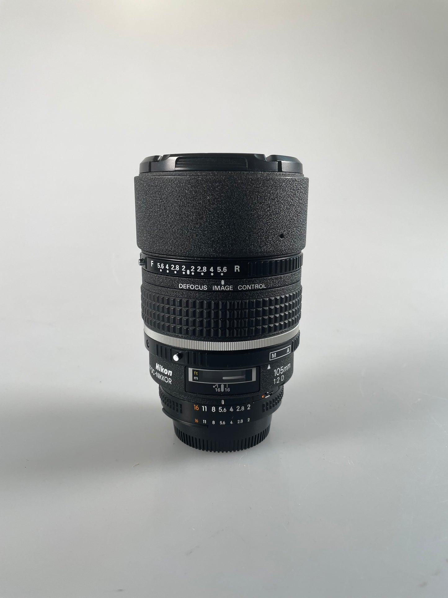 Nikon Nikkor AF 105mm f2 D DC Defocus Lens