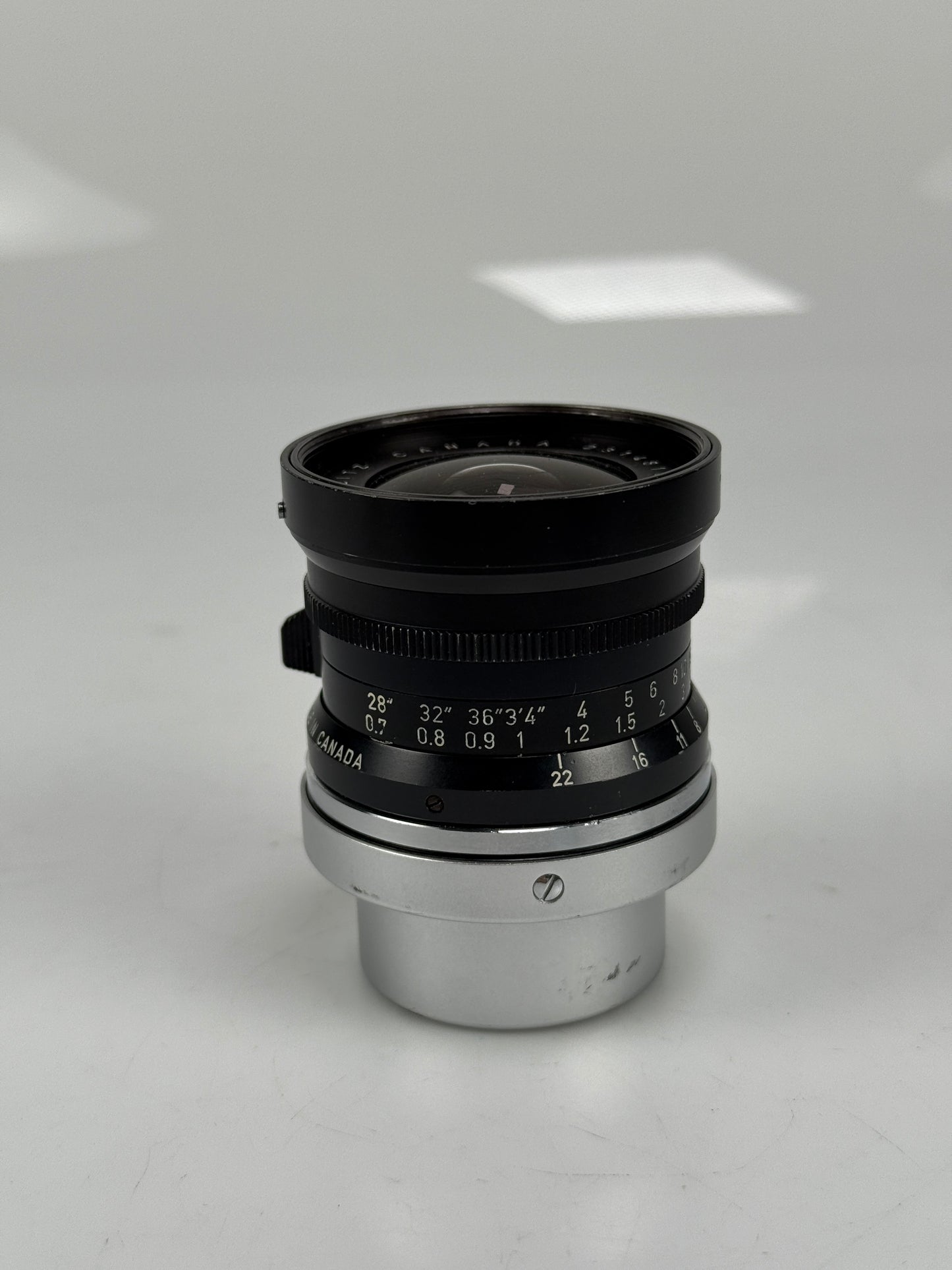 Leica 28mm f2.8 Elmarit V2 9 Element Lens Infinity Lock w/ hood 12501 (18th made)