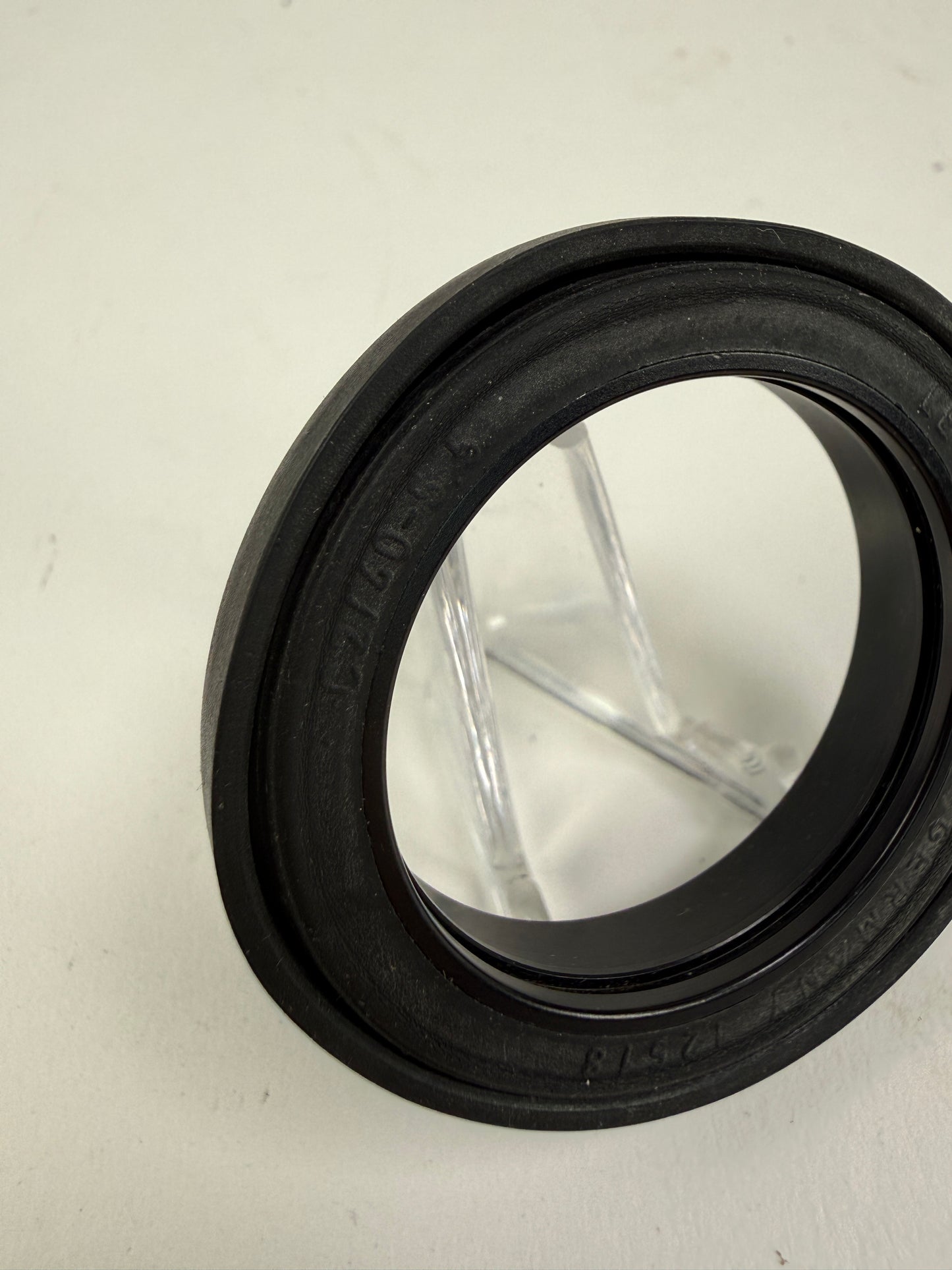 Leica rubber lens hood shade 12518 for summicron 40mm f2 CL