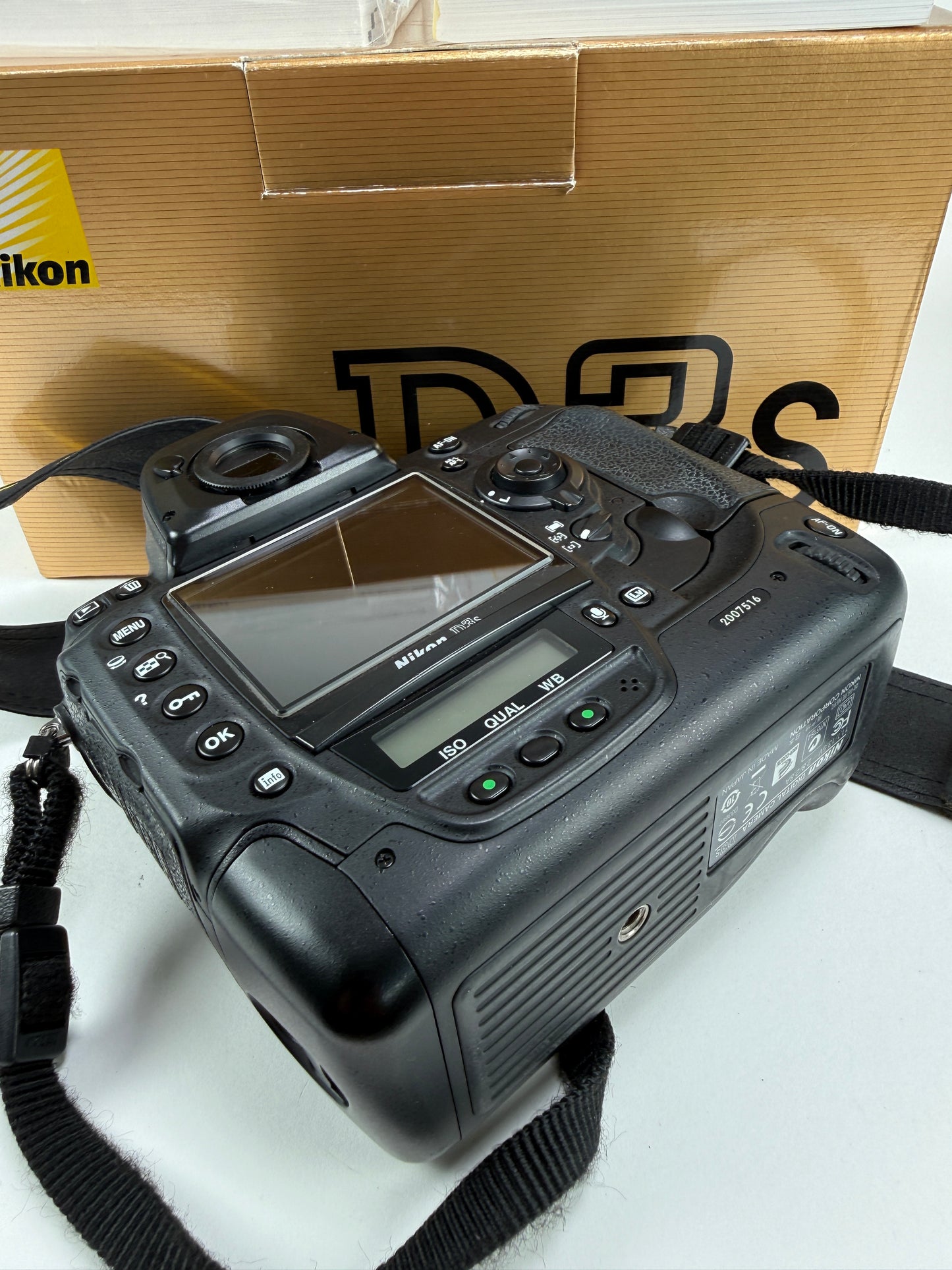 Nikon D3s 12.1MP Digital SLR Camera Body SC 18k