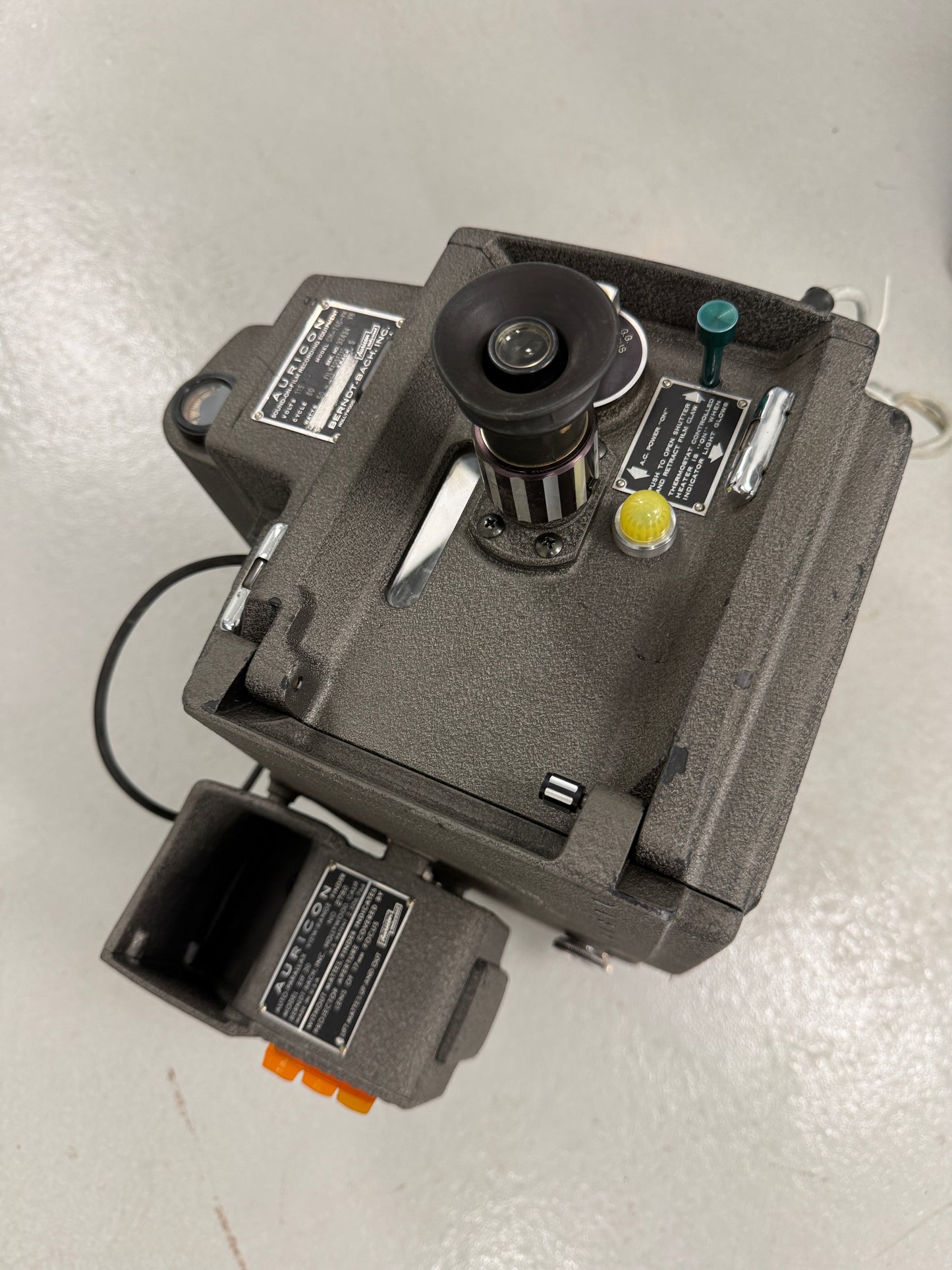BACH Auricon CM-74C-FM Cinema Sound Camera w/parralax viewfinder
