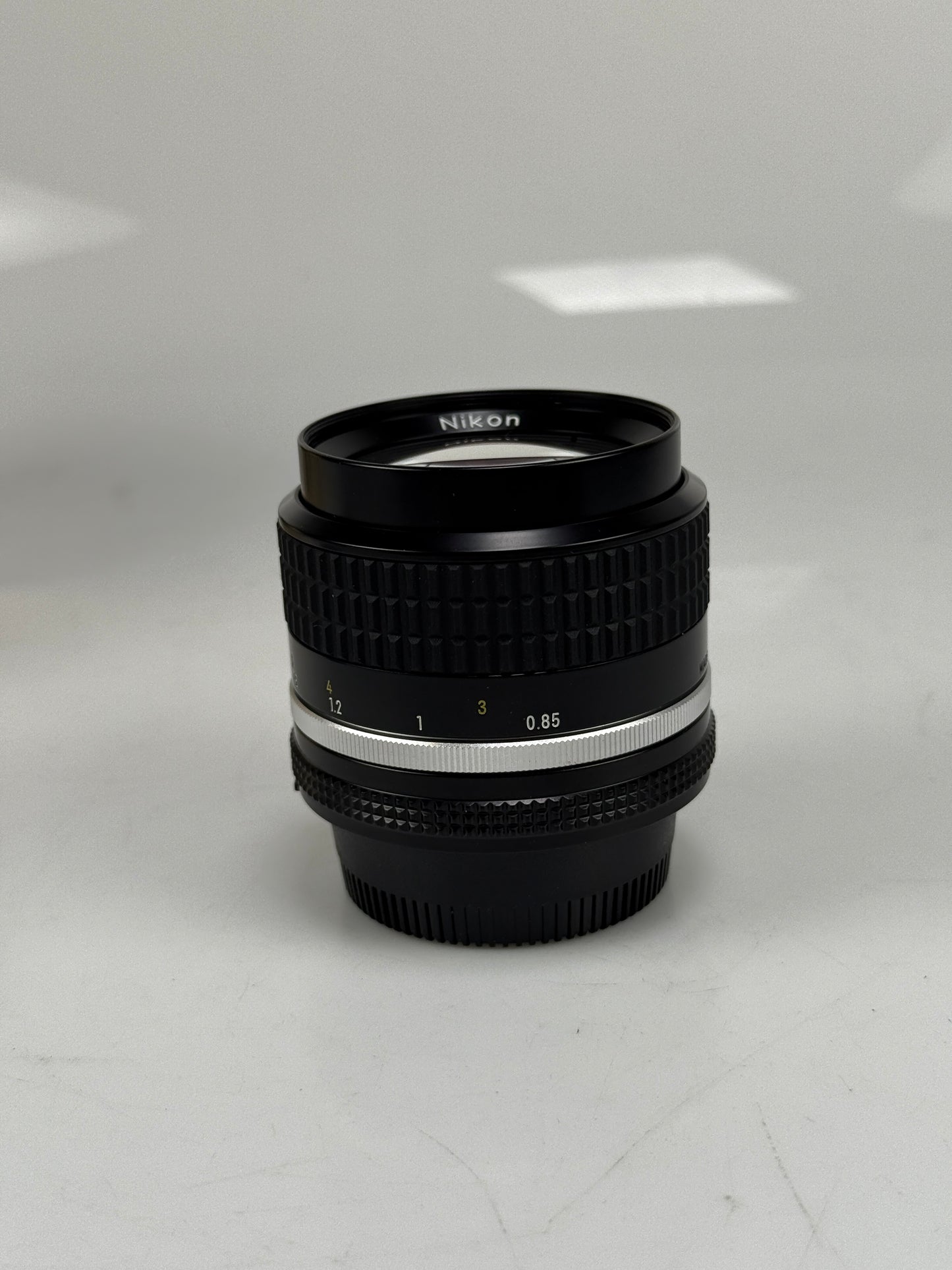 Nikon Ai-s Ais Nikkor 85mm f2 Telephoto MF Lens