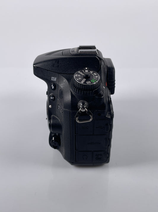 Nikon D7100 24.1MP Digital SLR Camera Body black