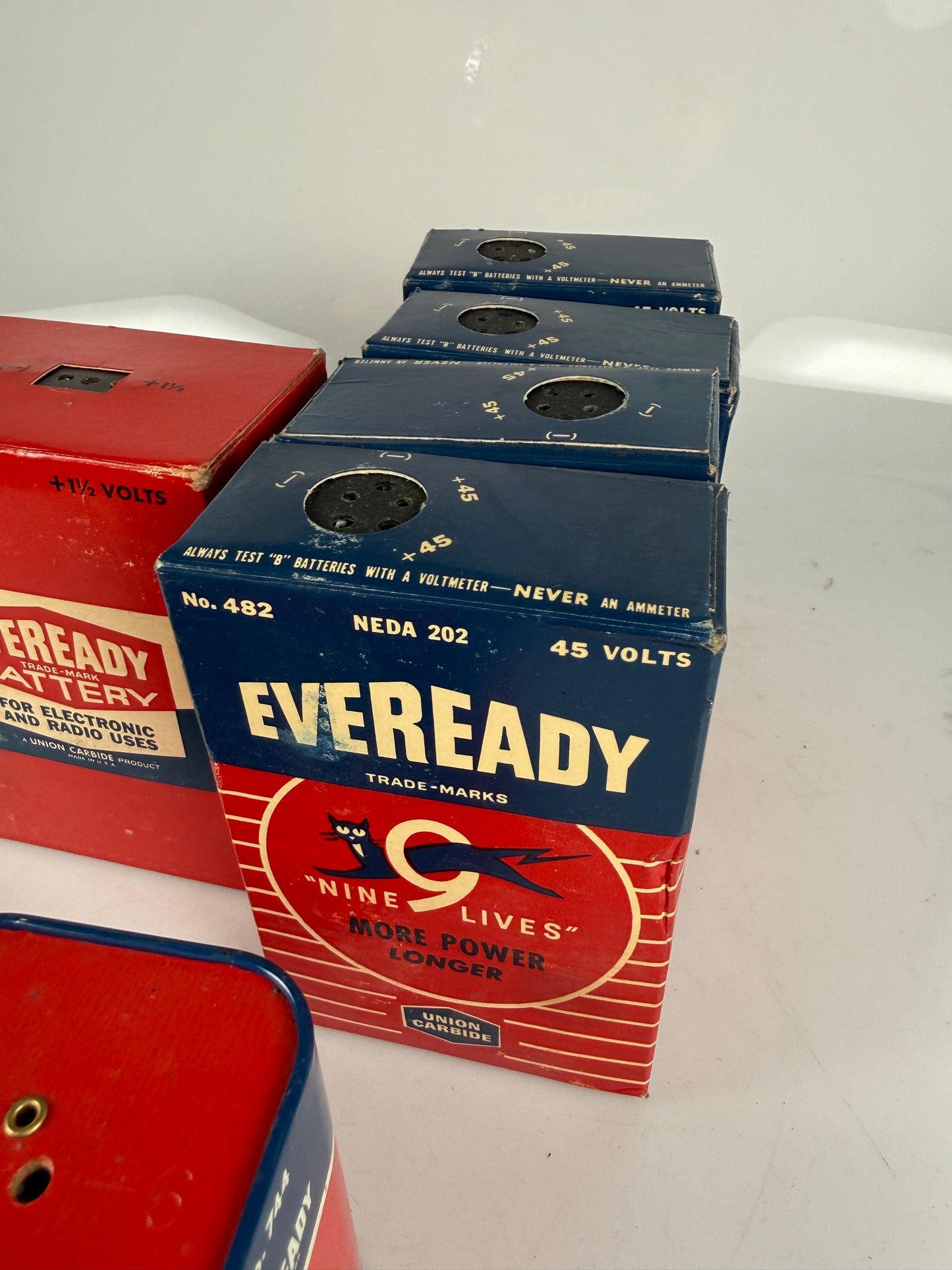 Lot of 7 Eveready batteries 744, 741, 482 Vintage