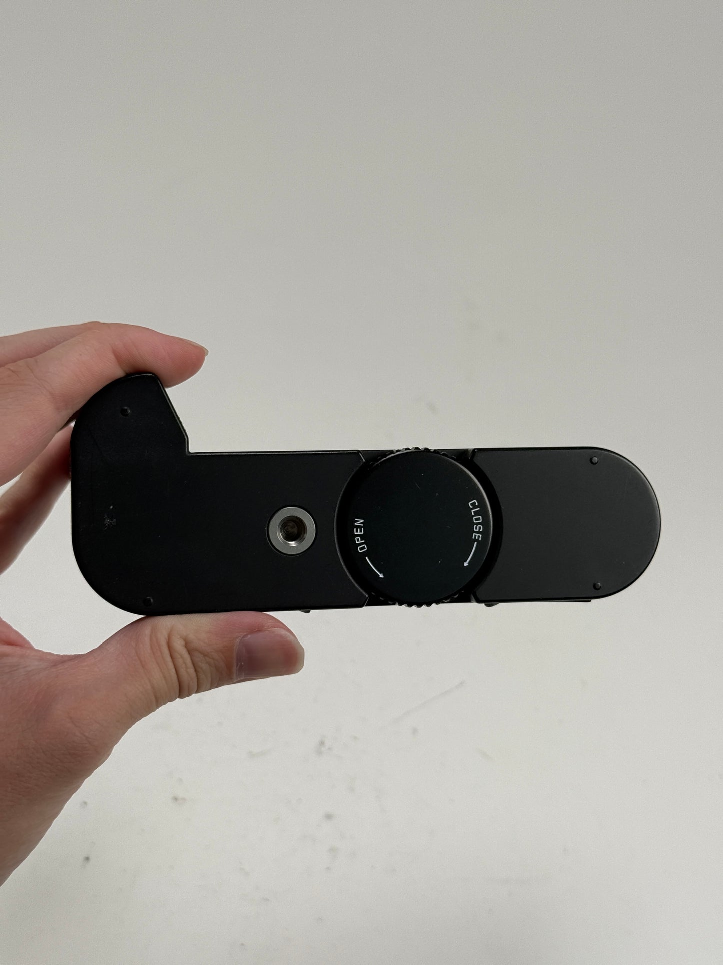 Leica 14495 Multifunction Handgrip for Leica M Digital Rangefinde