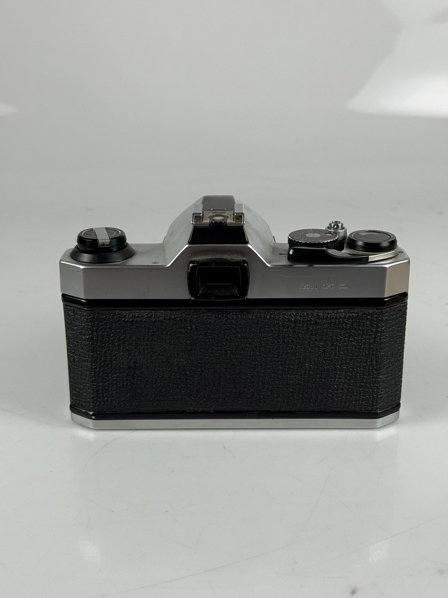 Pentax K1000 35mm SLR Camera Kit w/ 50mm f1.7 lens