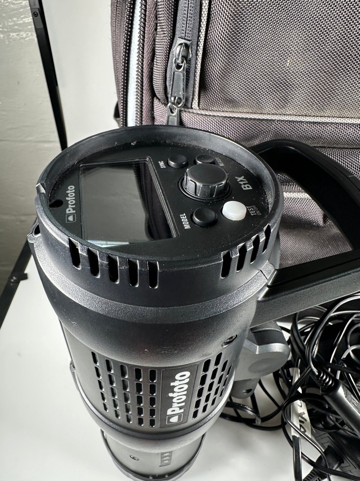 Profoto B1X 500 AirTTL Monolight with backpack