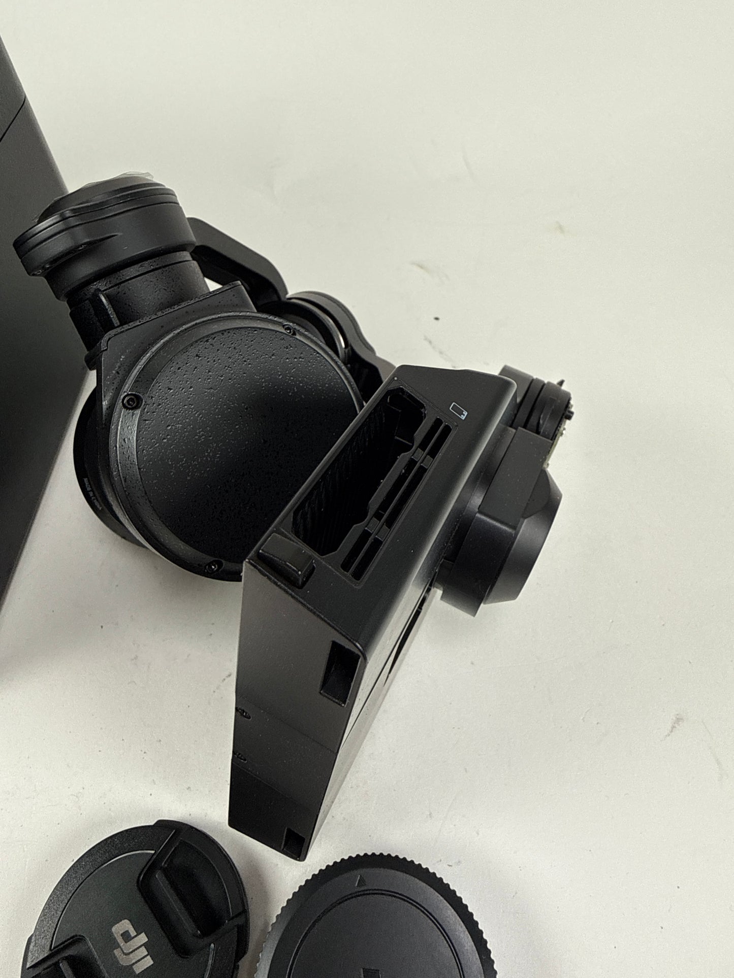 DJI Zenmuse X5R Camera and 3-Axis Gimbal w/ DJI 15mm f1.7 MFT ASPH Prime Lens
