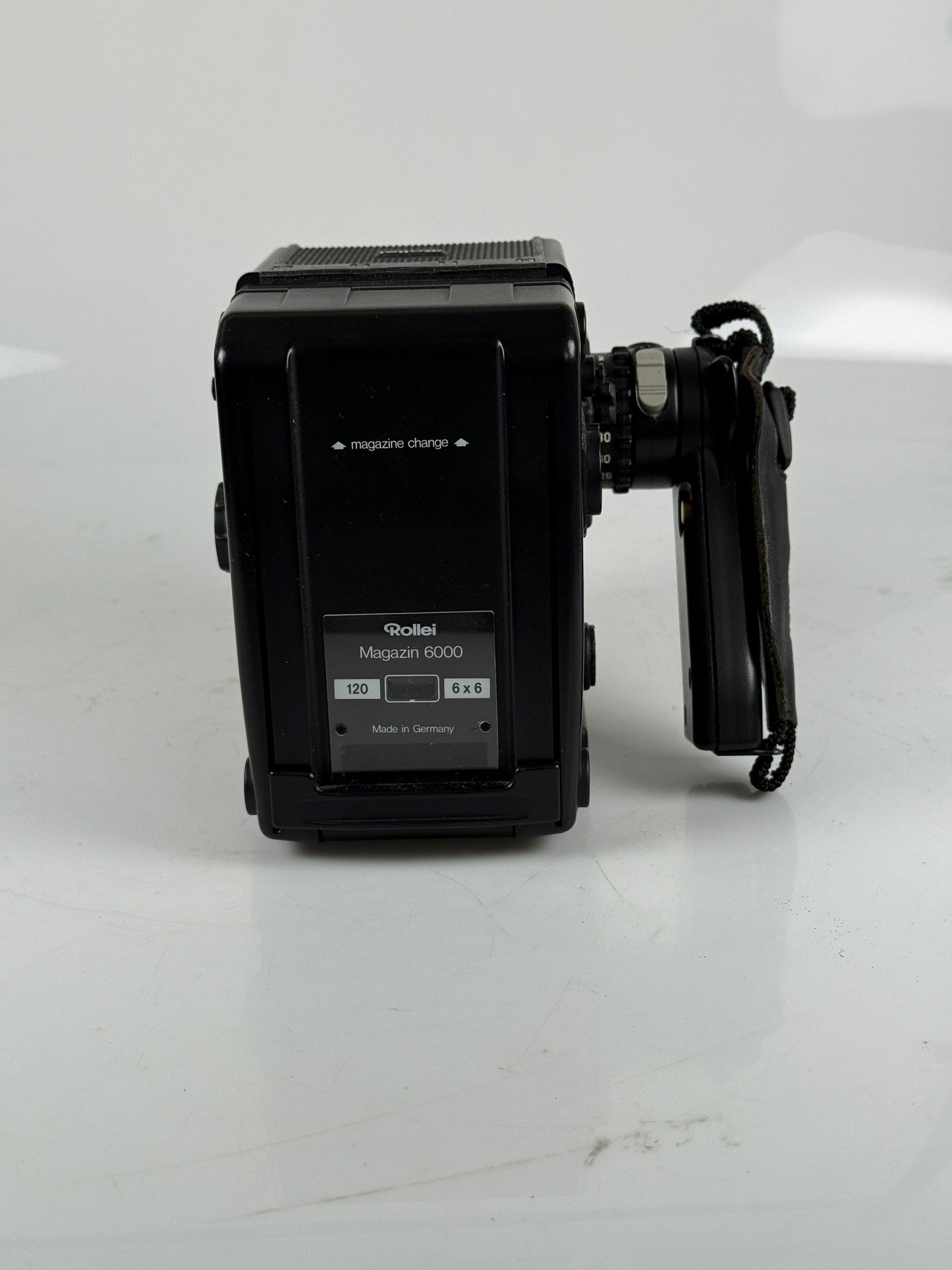 Rolleiflex - 6008 Professional Medium Format Film Camera 6x6 body 120 back, 80mm f2.8 lens kit