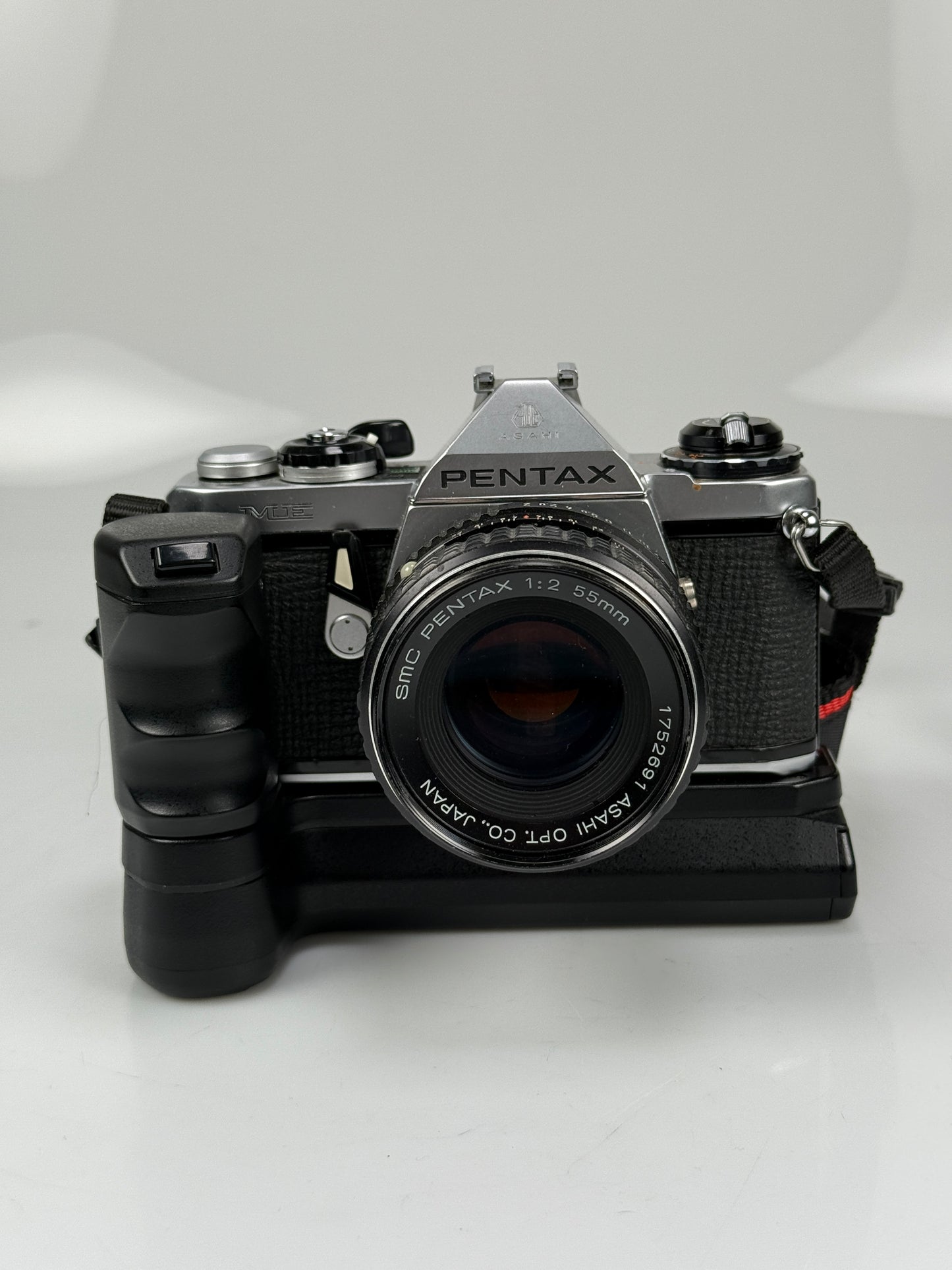 Pentax ME Chrome 35mm Film Camera w/ 55mm F2 Lens