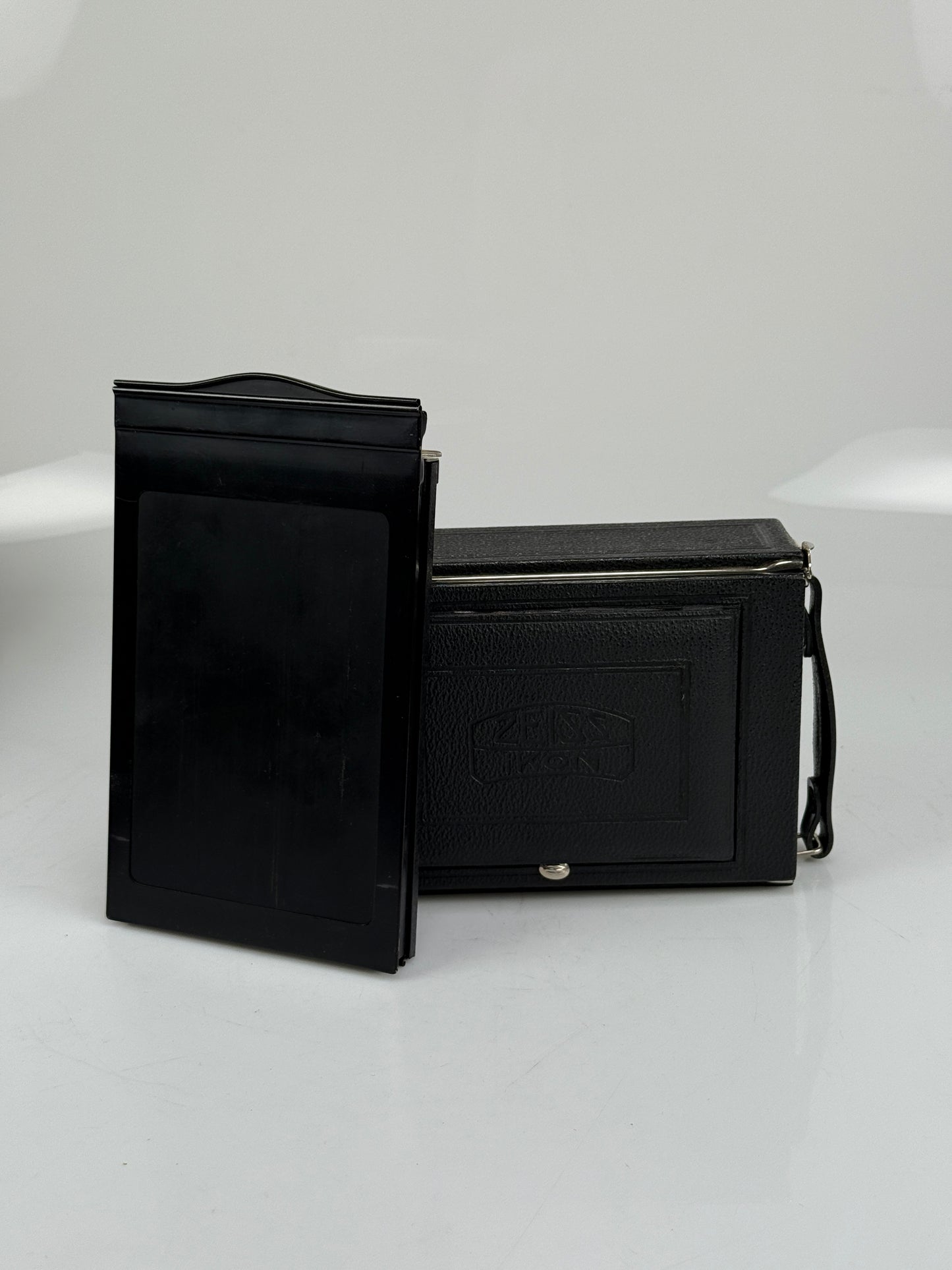 Zeiss Ikon Volta 135/7 6.5x9cm Folding Plate Camera w Novar Anastigmat 135mm f6.3