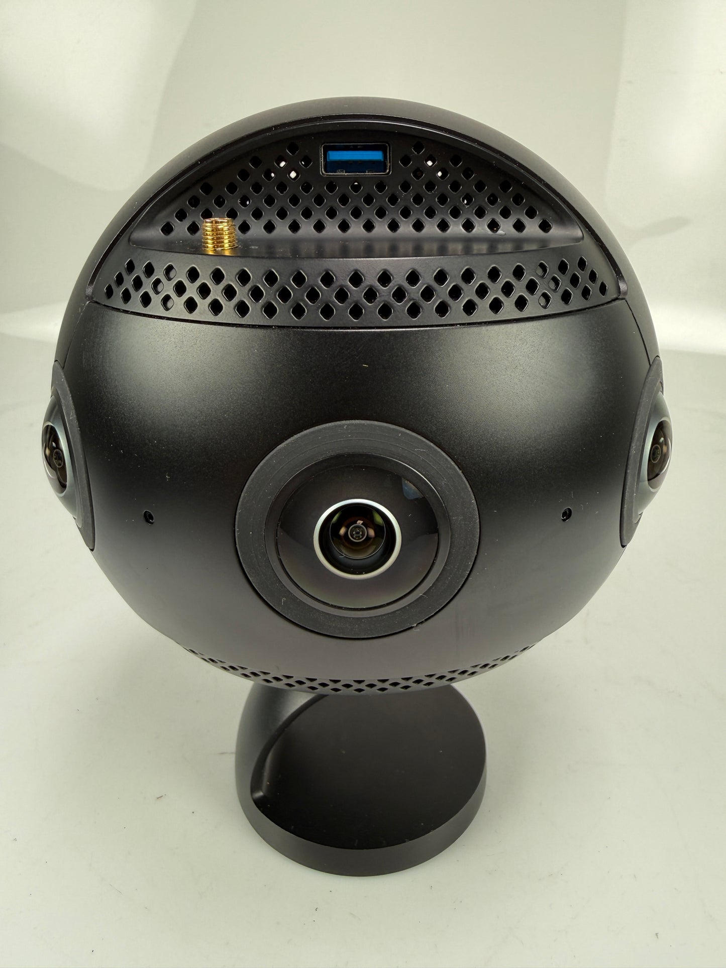 INSTA360 Pro - Spherical 360 8k VR Video Camera - 3 Batteries Tested, case