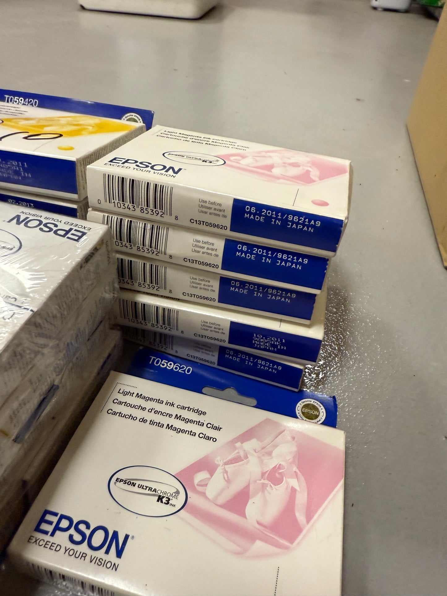 Genuine Epson lot of 79 epson 59 ink cartridges T059 style photo R2400