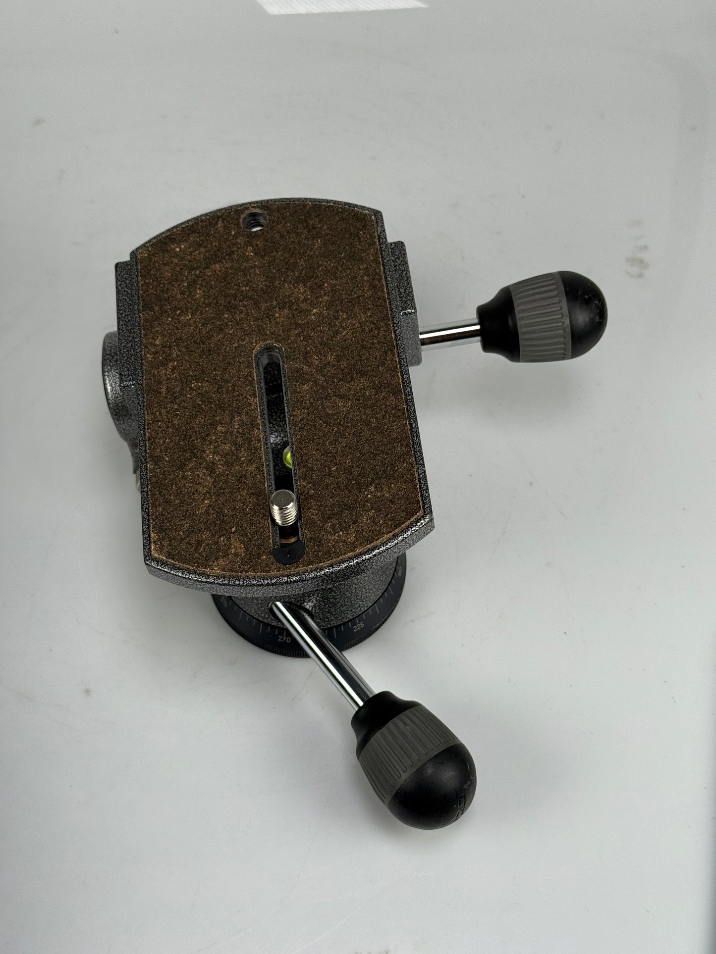 Gitzo G1570M 3Way Tripod Head Low Profile