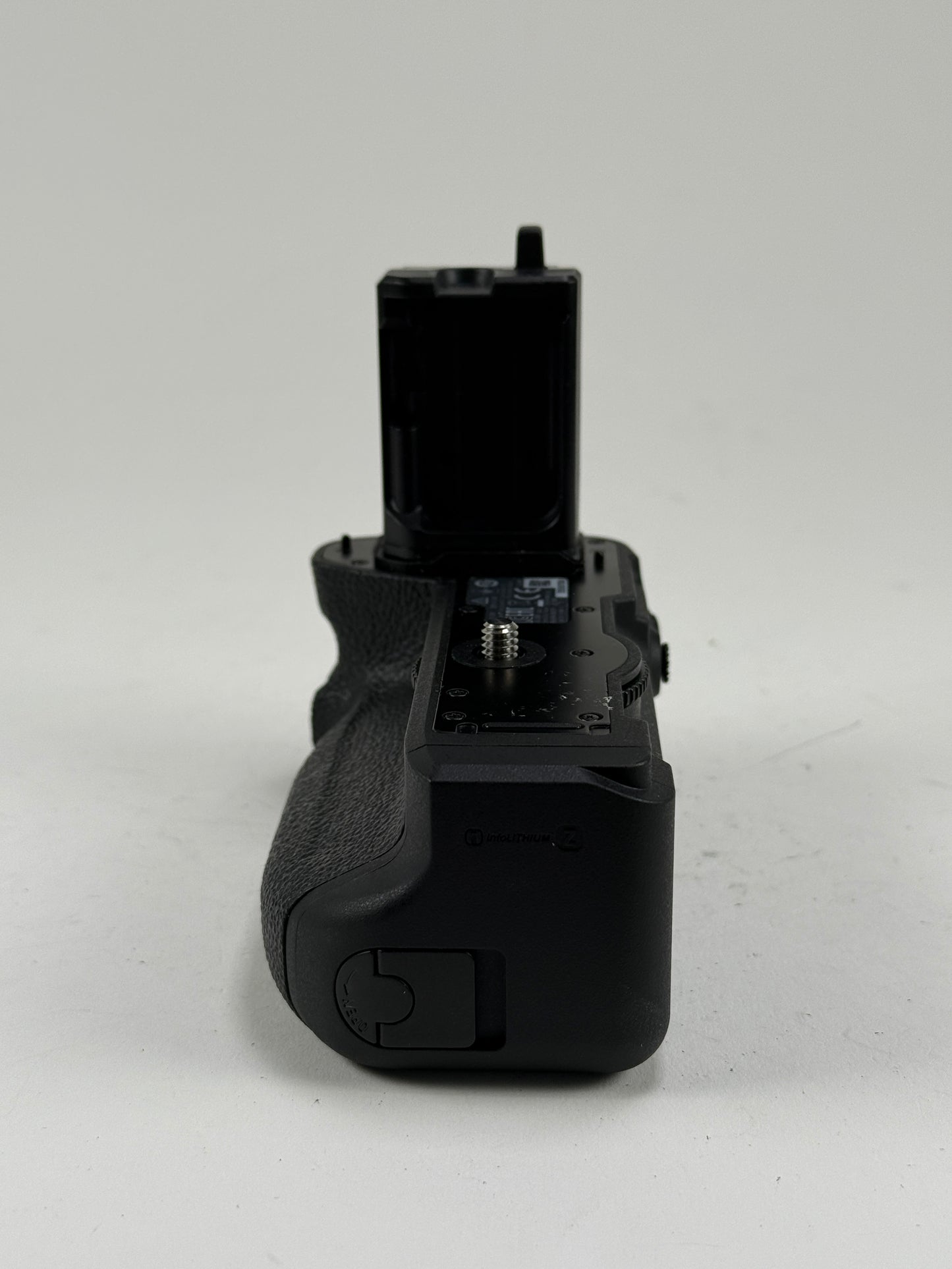 SONY VG-C4EM Vertical Grip (for a7R IV/a9 II Cameras)
