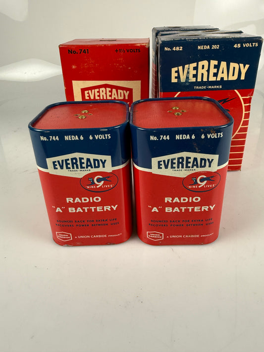 Lot of 7 Eveready batteries 744, 741, 482 Vintage