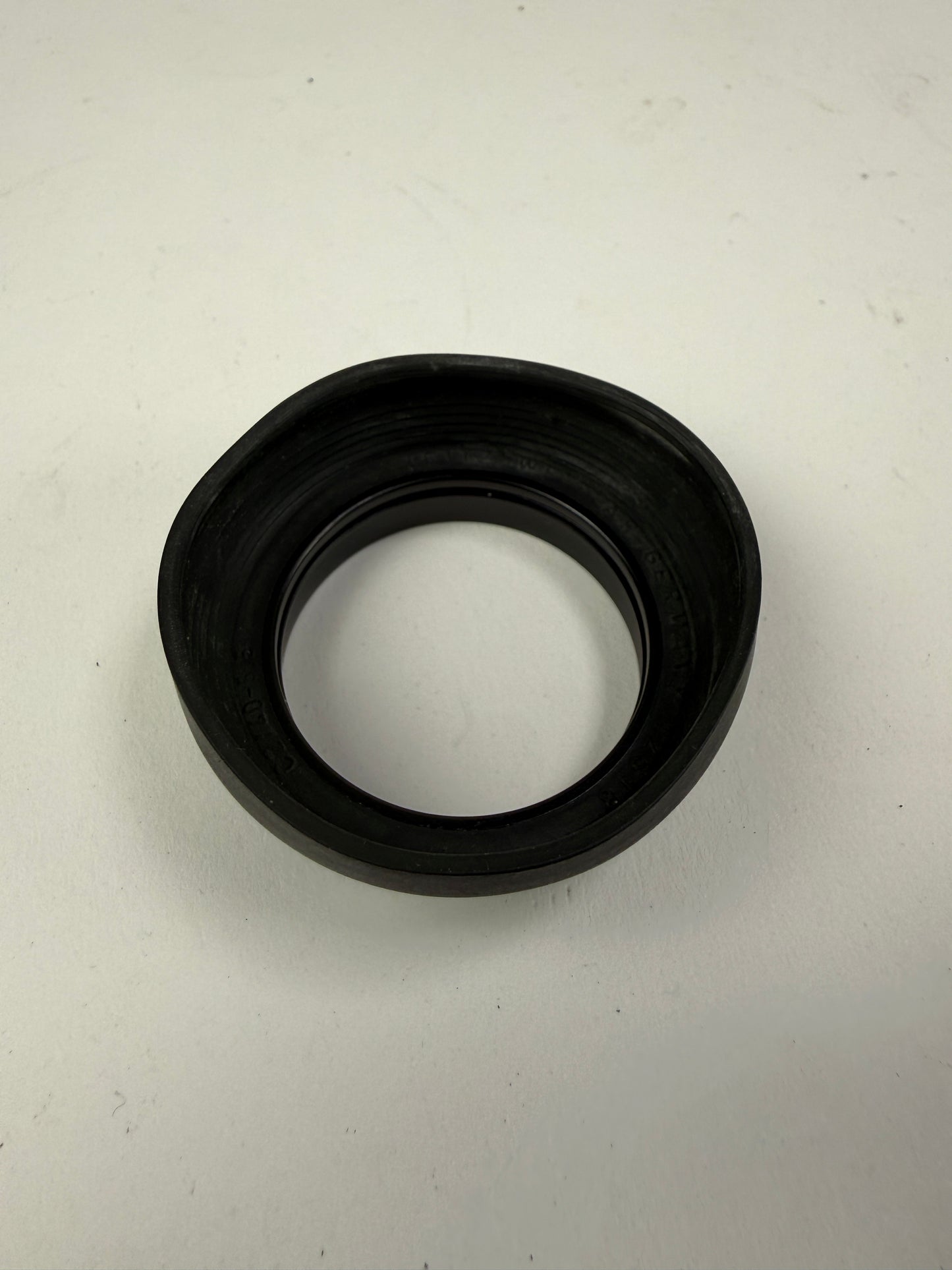 Leica rubber lens hood shade 12518 for summicron 40mm f2 CL