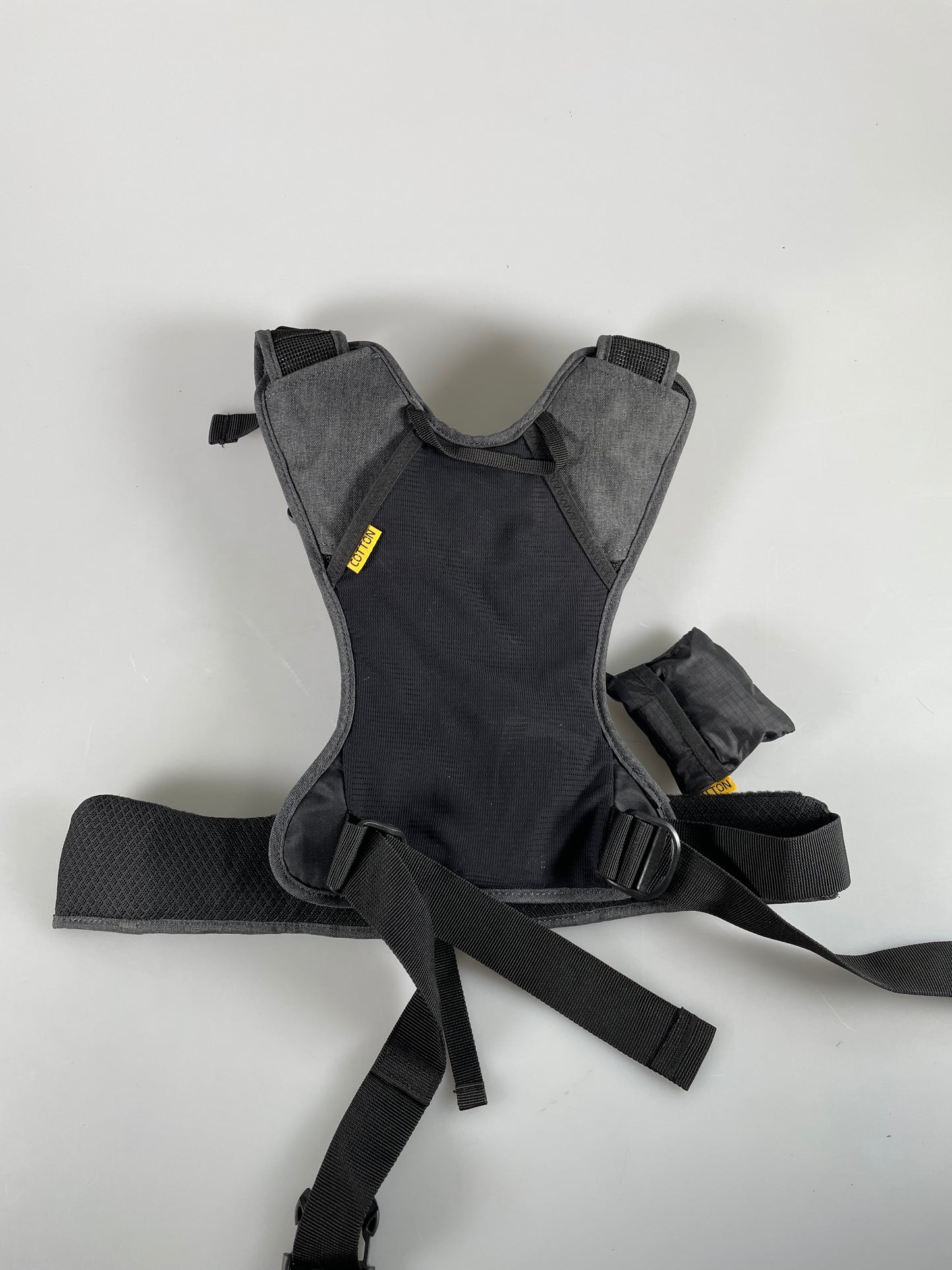 Cotton Carrier chest harness camera vest Grey