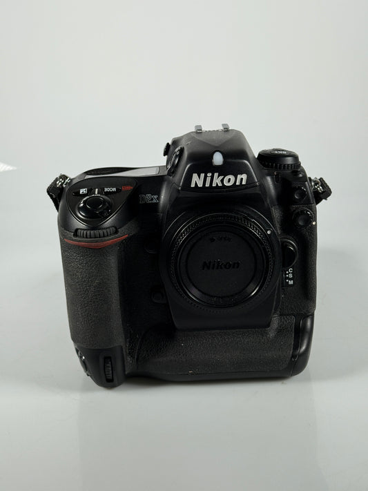 Nikon D2X DSLR Camera Body {12MP} (Body Only)