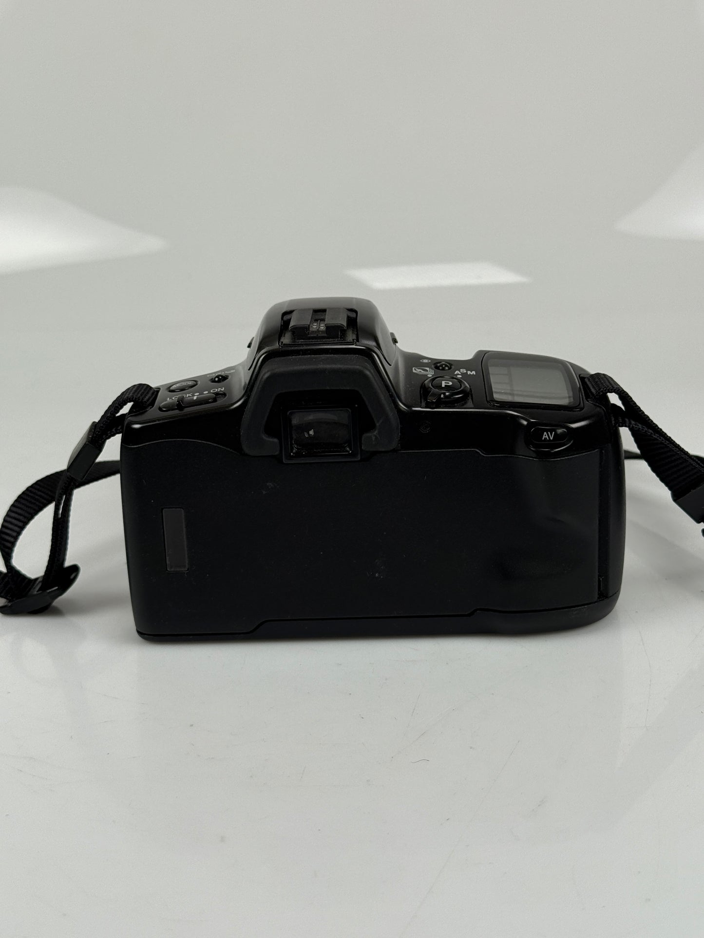 Minolta Maxxum 400si 35mm SLR Film Camera with 50mm f1.7 AF lens