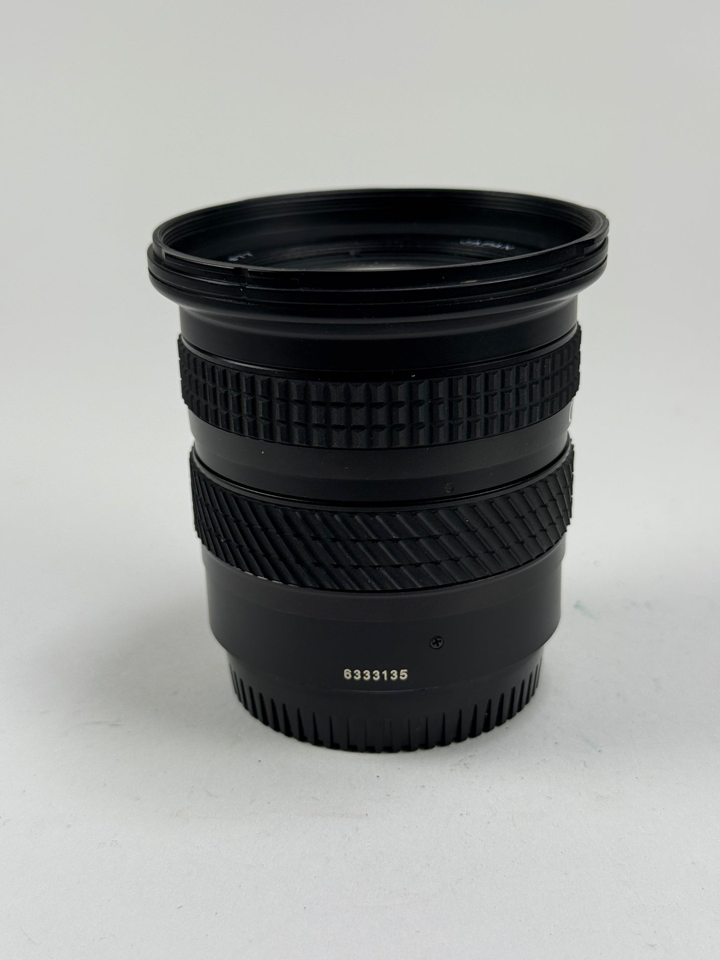 Tokina AF 19-35mm f3.5-4.5 Wide Zoom Lens for Canon EF