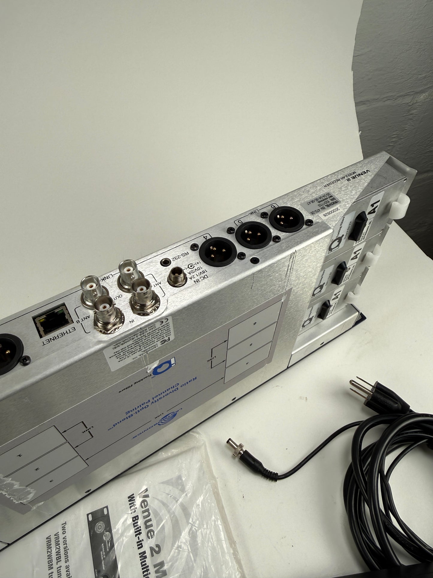 Lectrosonics Venue 2 Wireless Receiver w/ 6x VRT2 A1