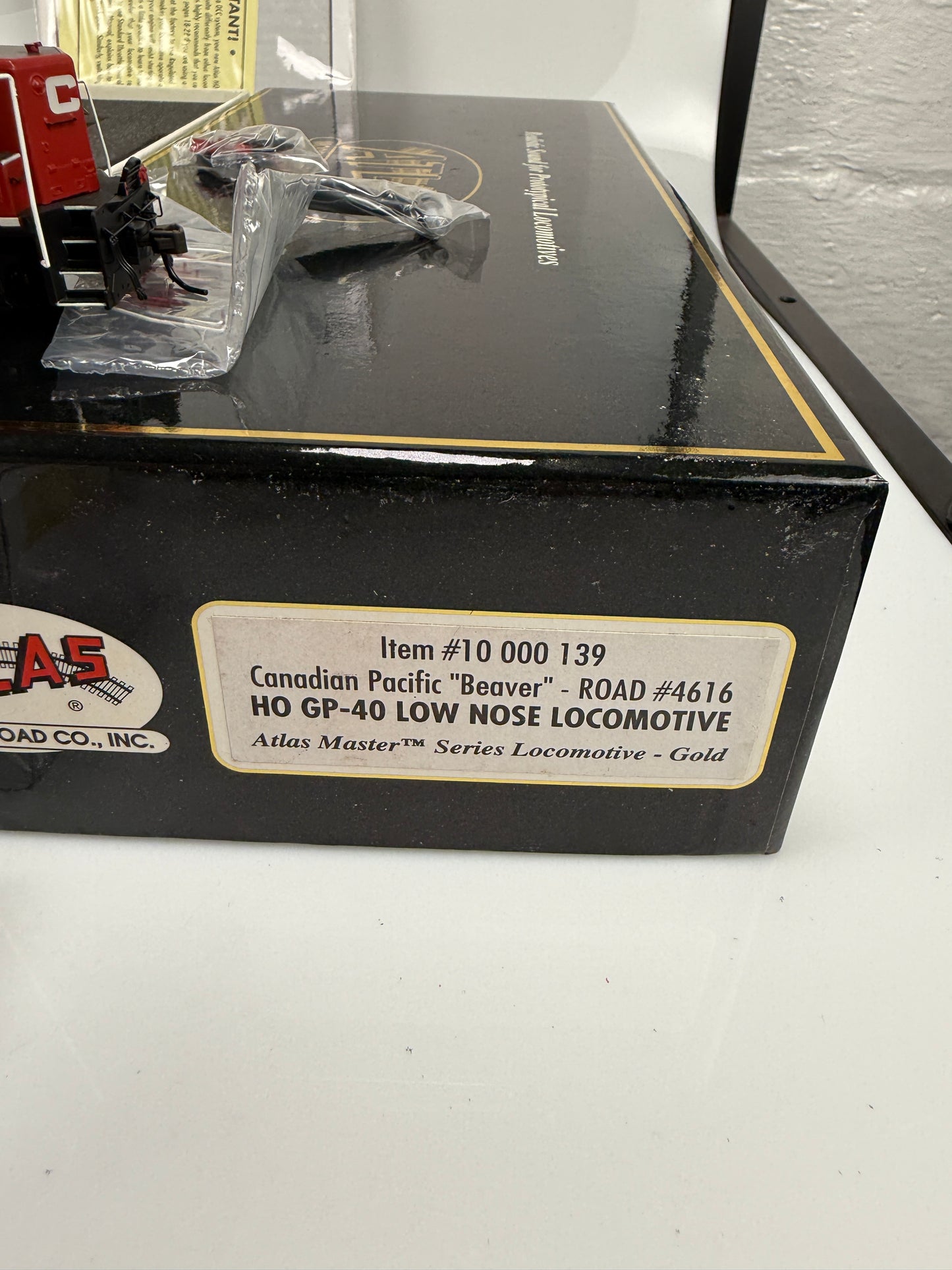 ATLAS master gold HO Canadian Pacific Beaver 4616 GP-40 low noise locomotive w/ DCC & Sound