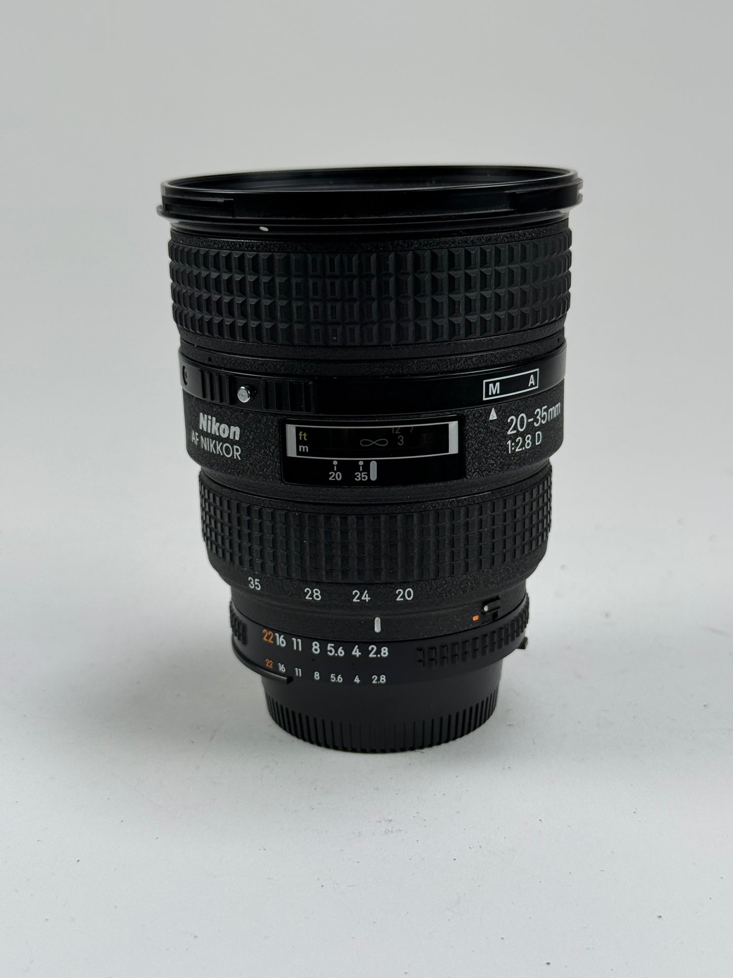 Nikon AF NIKKOR 20-35mm f2.8 D Wide Angle Zoom Lens
