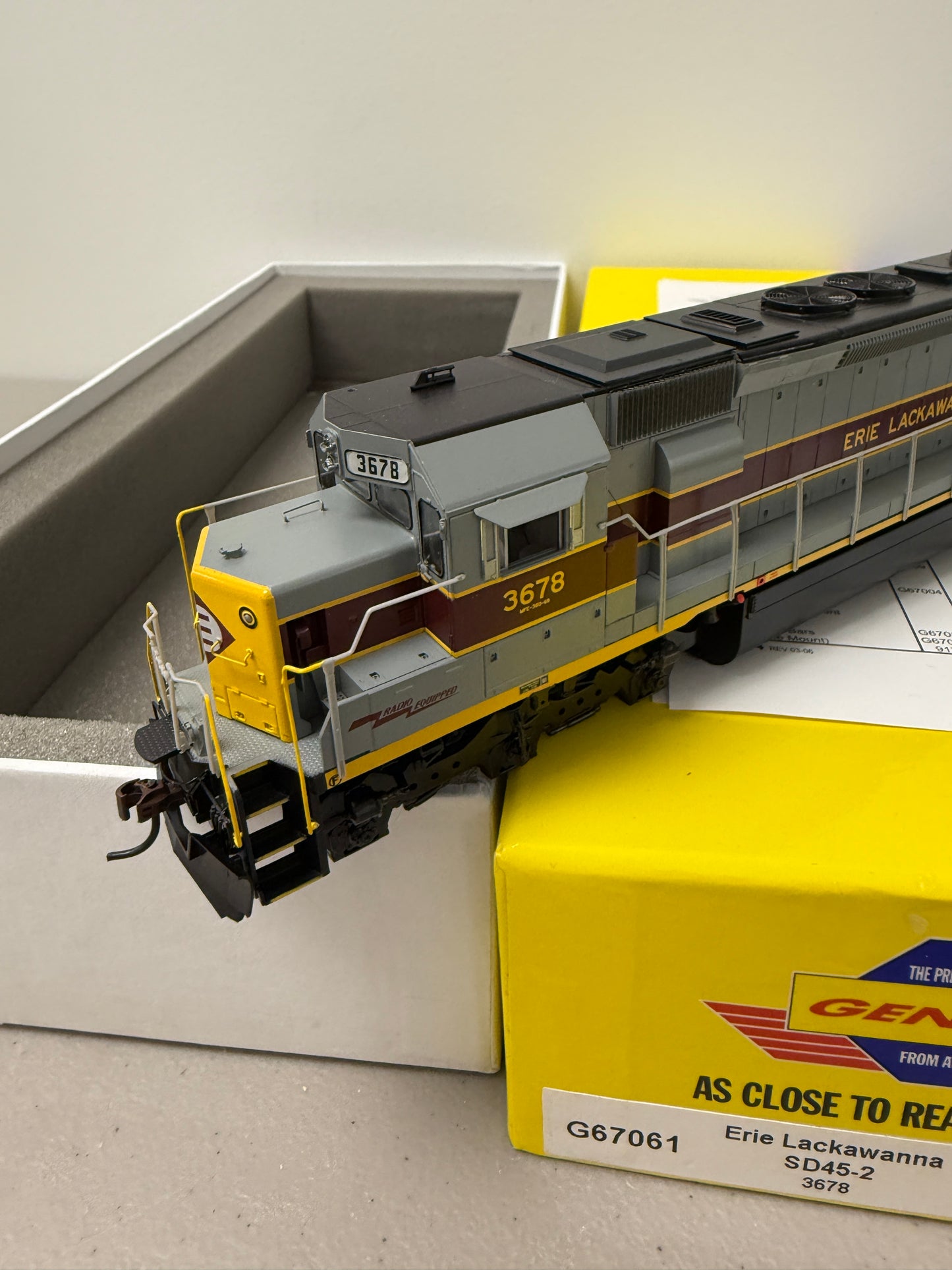 HO ATHEARN GENESIS G67061 SD45-2 ERIE LACKAWANNA Locomotive 3678