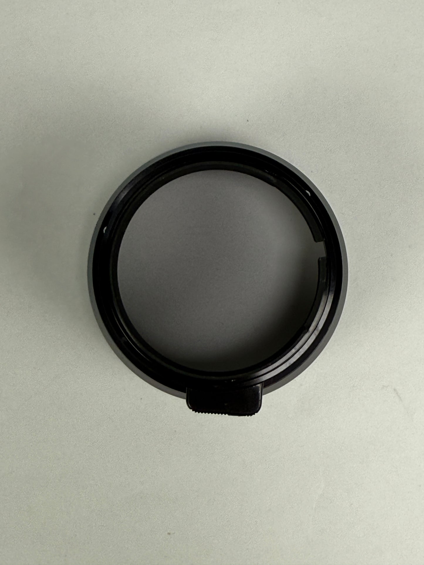 NIKON HS-10 LENS HOOD SHADE FOR 85MM F/2, 105MM F/2.5 LENSES -- 52MM SNAP On