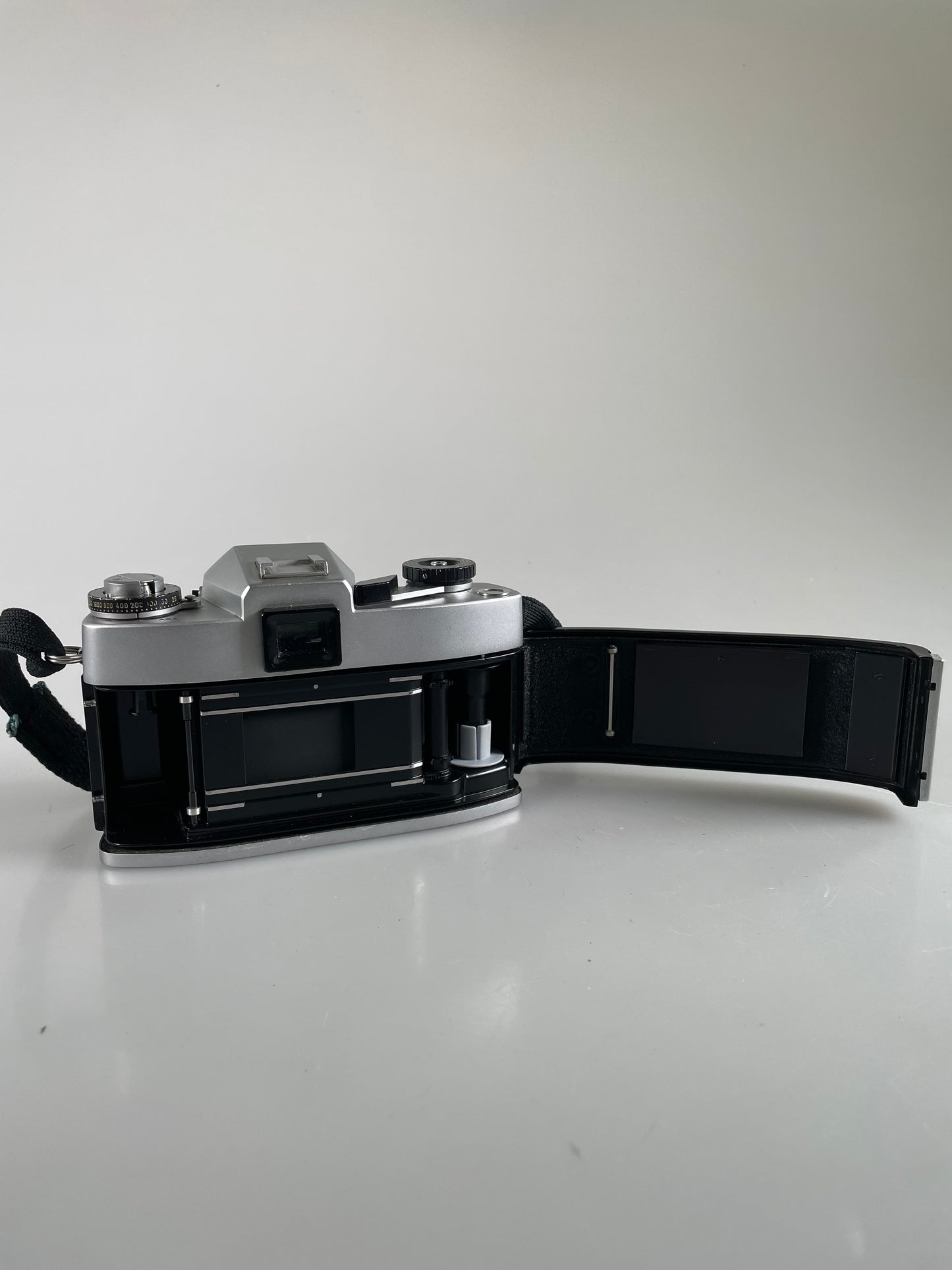 Leicaflex SL Chrome Body 35mm film camera