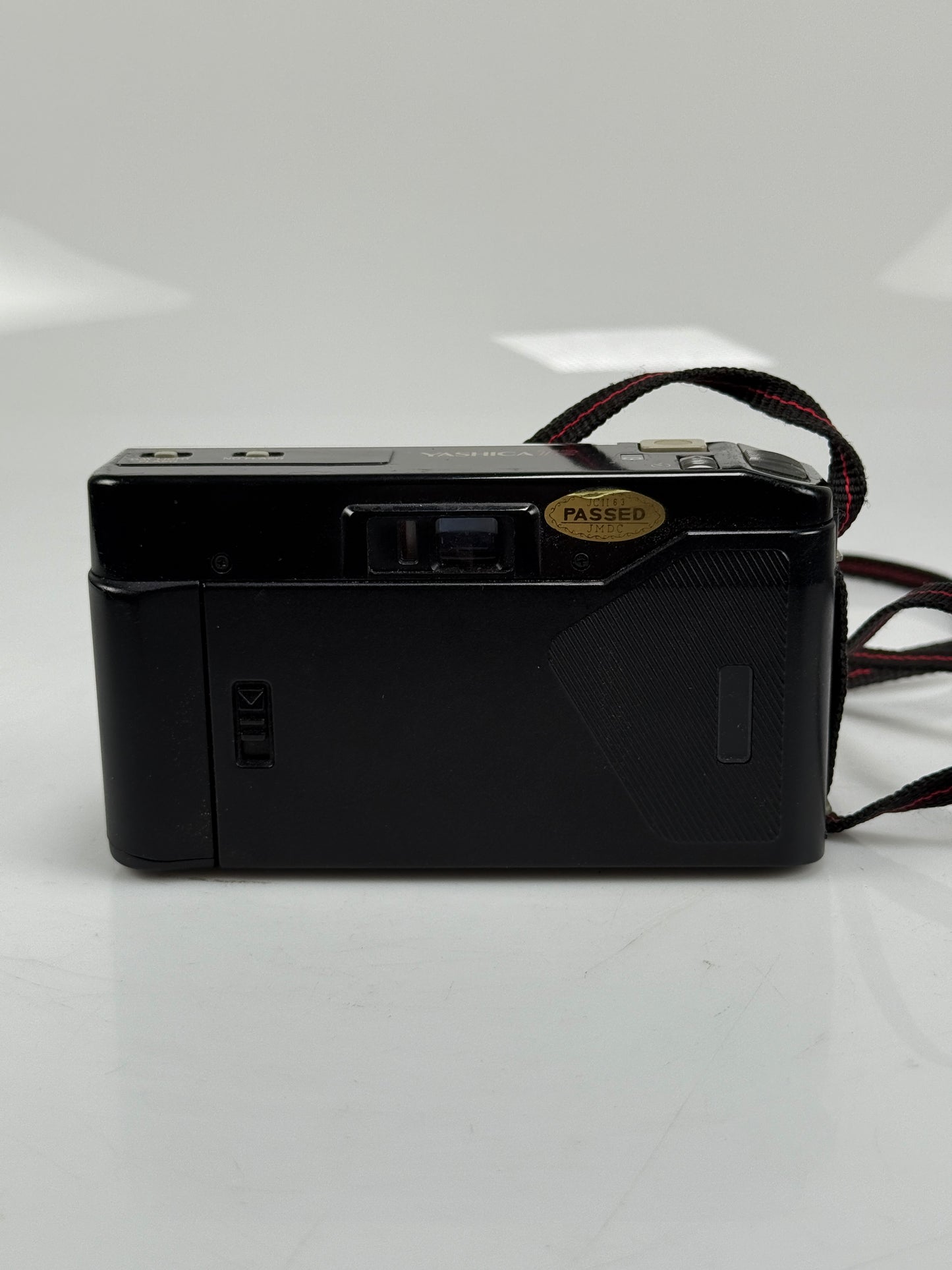 Yashica Kyocera T2 Point & Shoot Film Camera Zeiss Tessar T* 35mm f/3.5 Lens