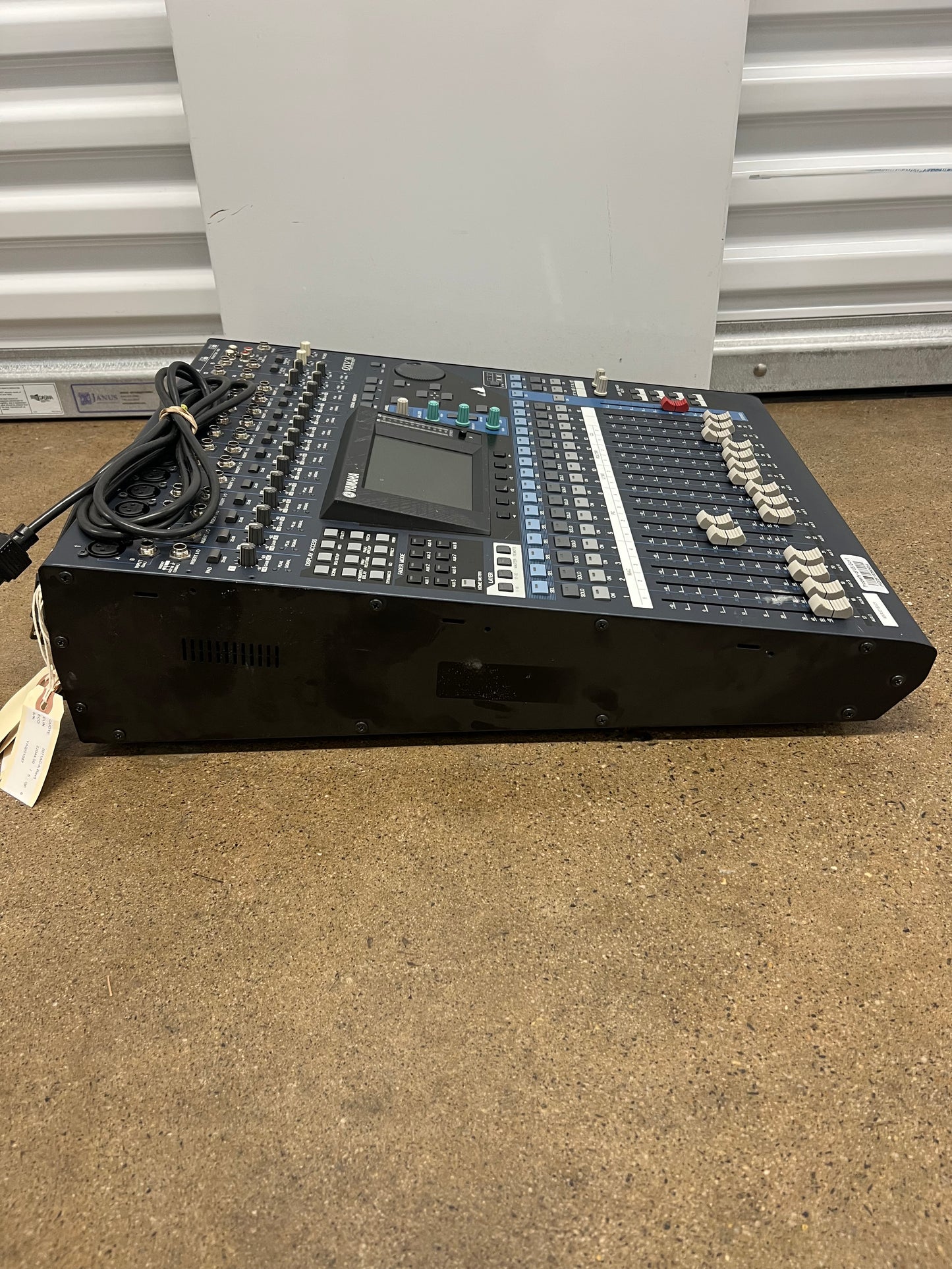 Yamaha 01V96VCM 24-Bit/96k Digital Recording Mixer CG008R5