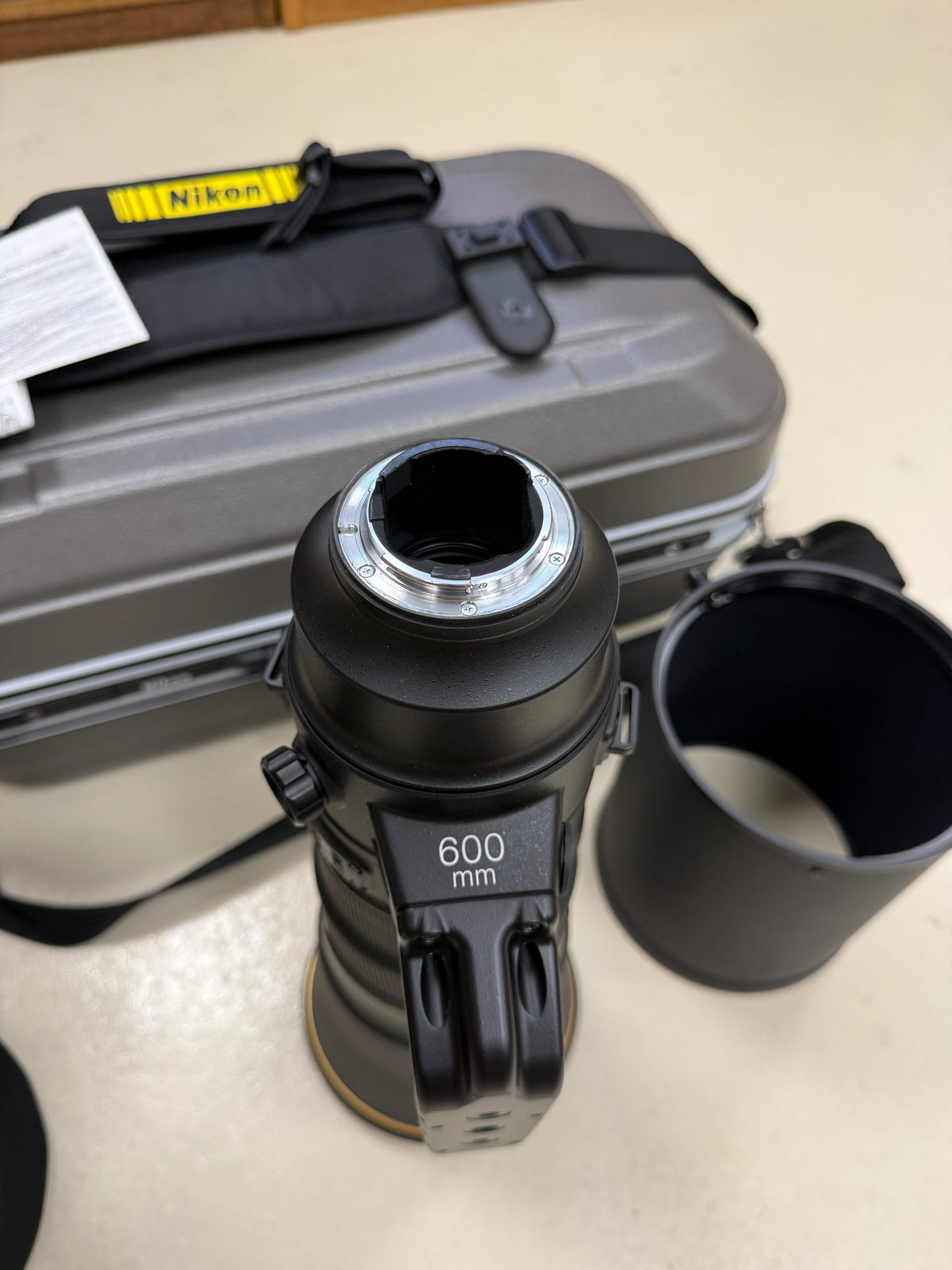 Nikon AF-S NIKKOR 600mm f4 E FL ED VR Telephoto Lens