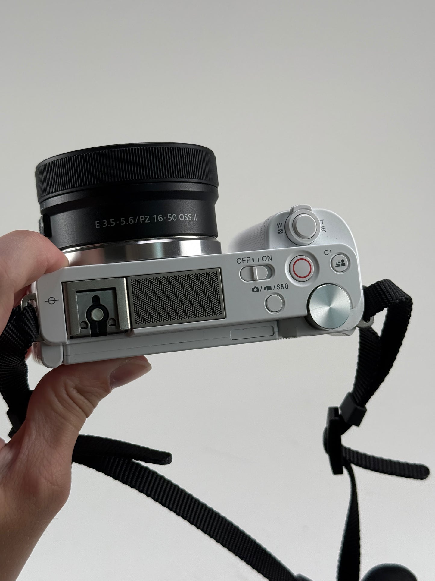 Sony ZV-E10 Mirrorless 24.2MP 4K Digital Camera white w/ 16-50mm II lens