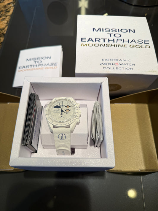 Snoopy Swatch OMEGA Moonswatch Mission to Earthphase, Moonshine Gold