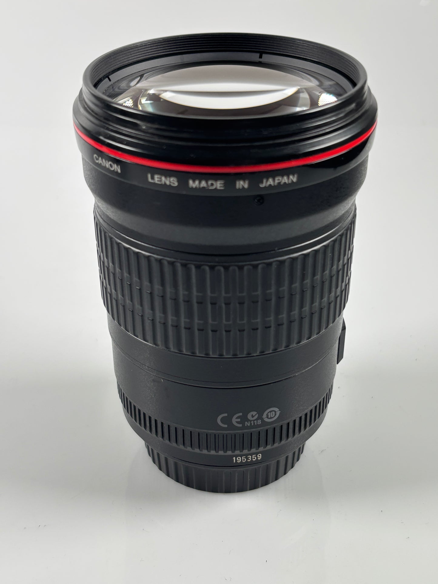 Canon EF 135mm f2 L USM lens