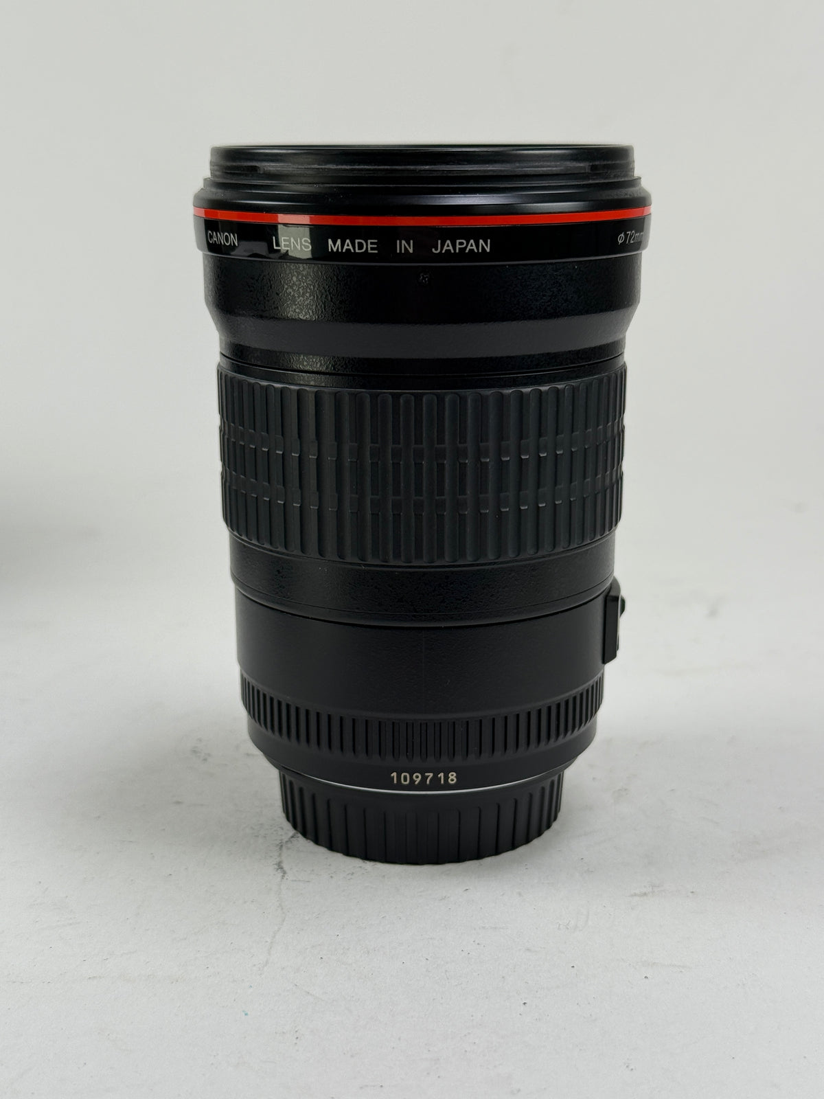Canon EF 135mm f2 L USM lens